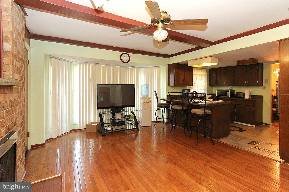 SNOWDEN OAKS - Residential