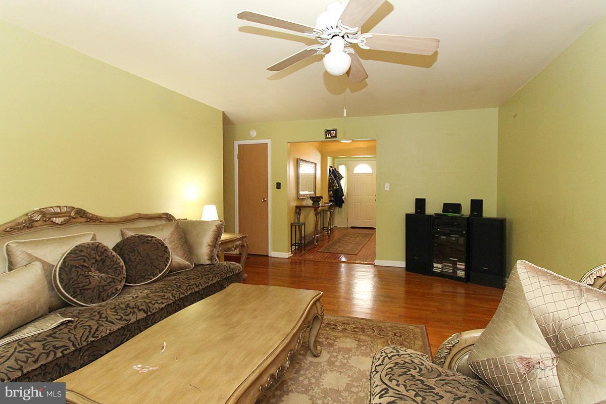 SNOWDEN OAKS - Residential