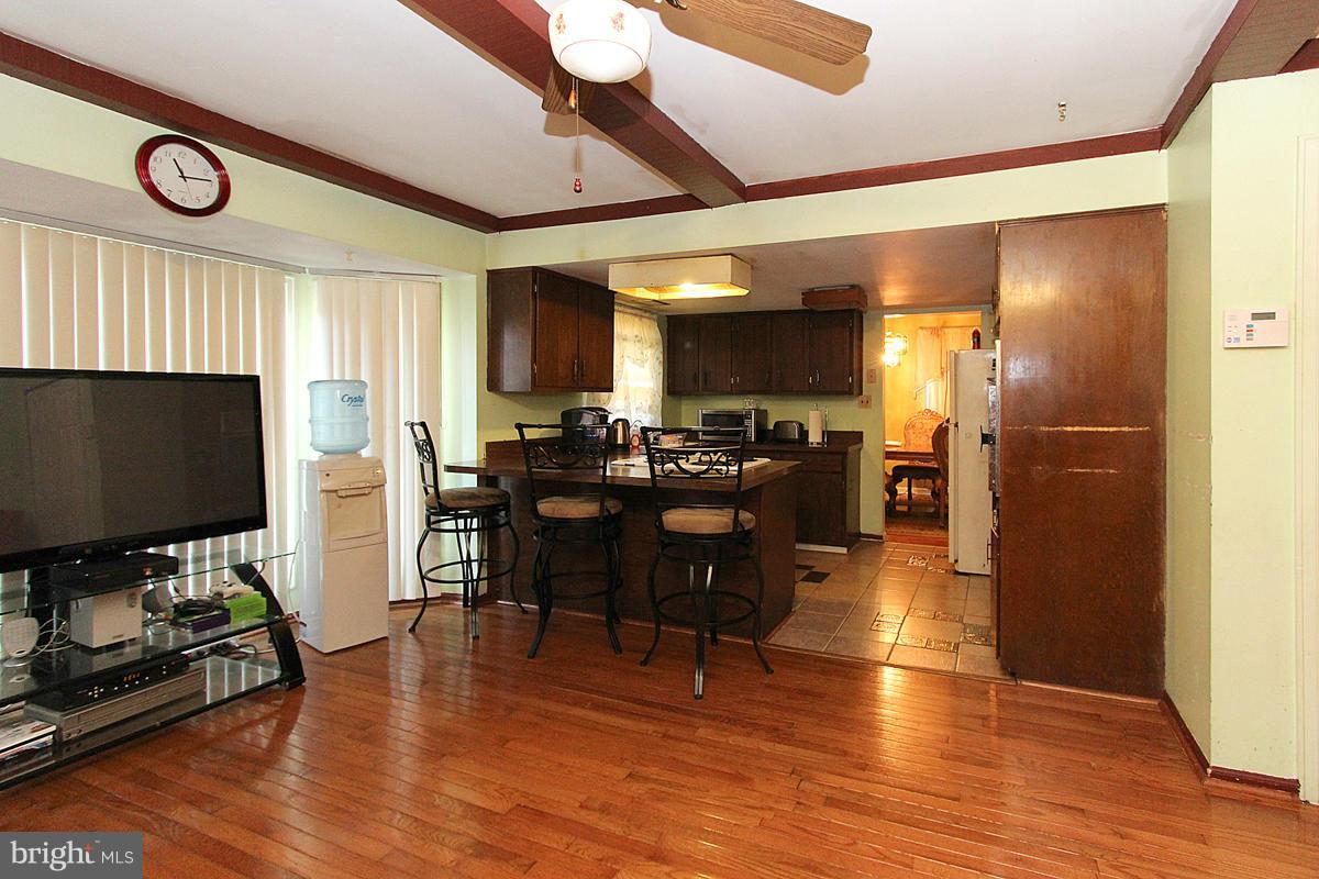 SNOWDEN OAKS - Residential