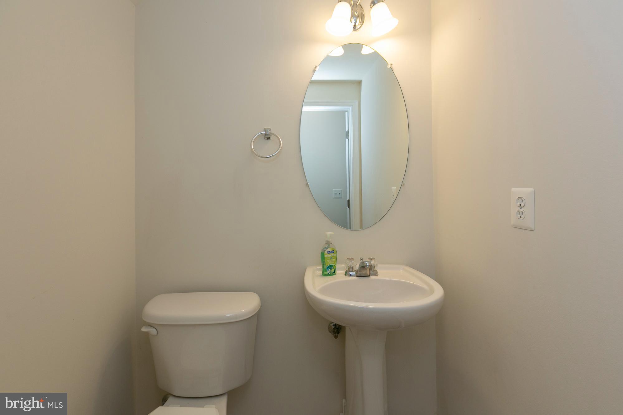 COLONIAL HILLS - Residential