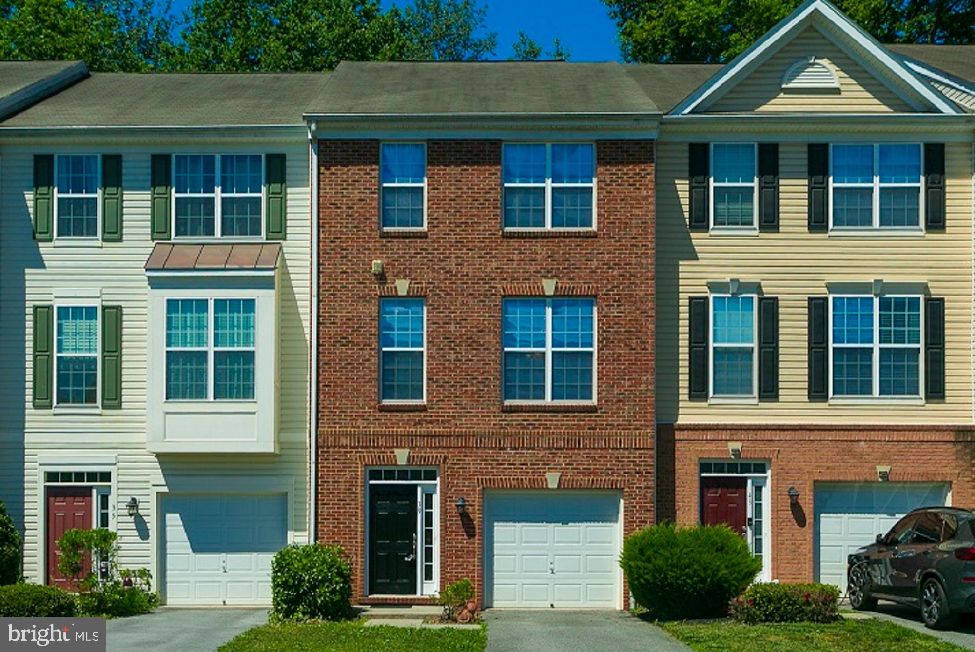 COLONIAL HILLS - Residential