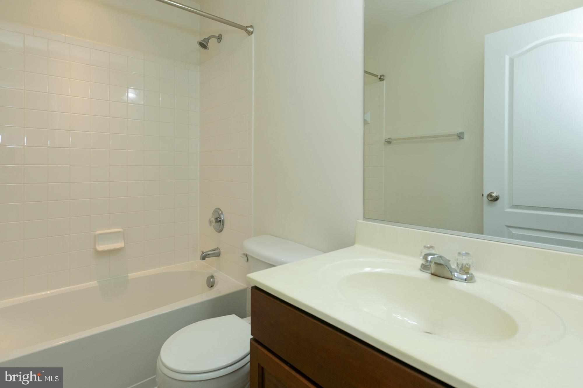 COLONIAL HILLS - Residential