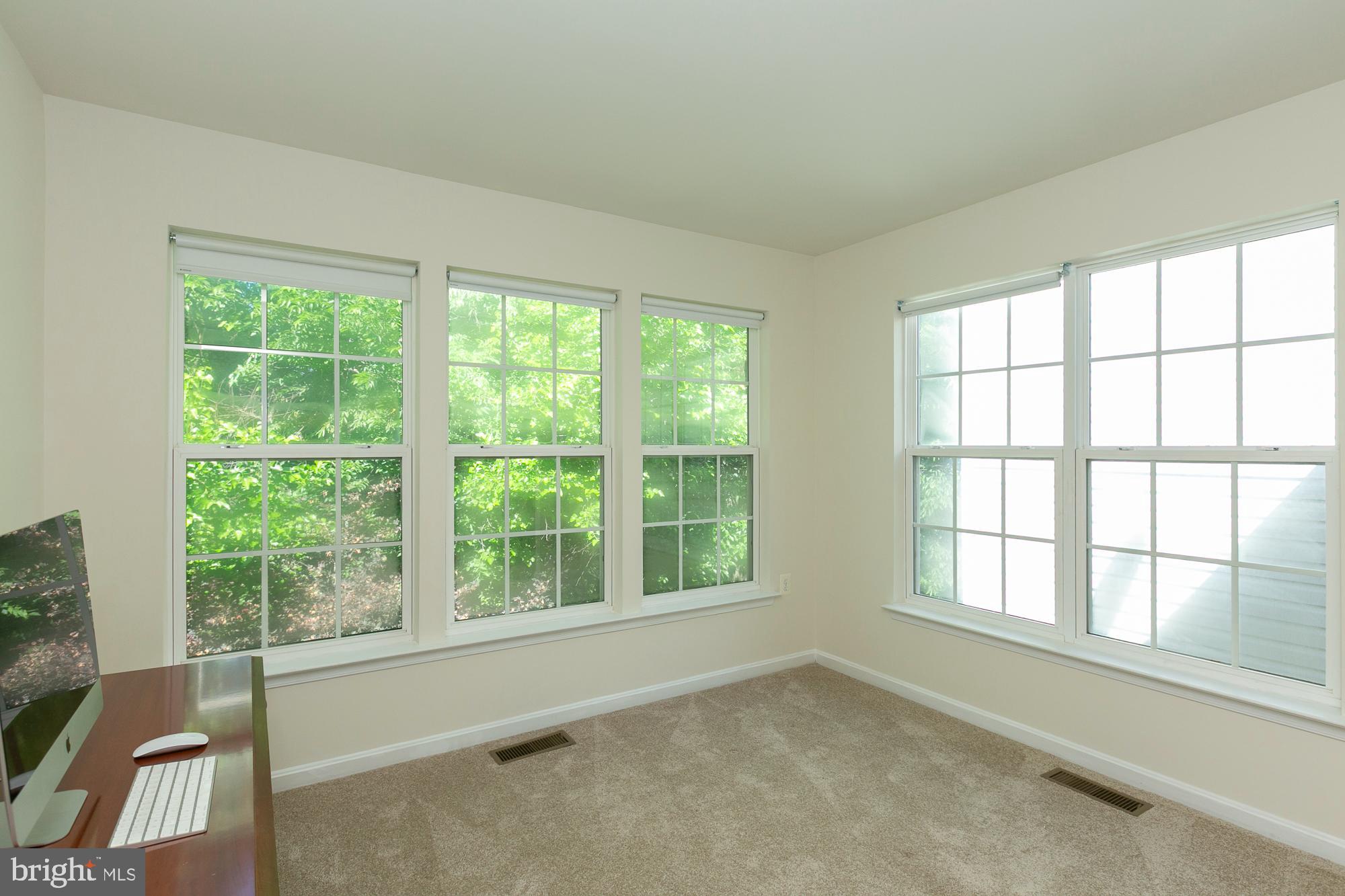 COLONIAL HILLS - Residential