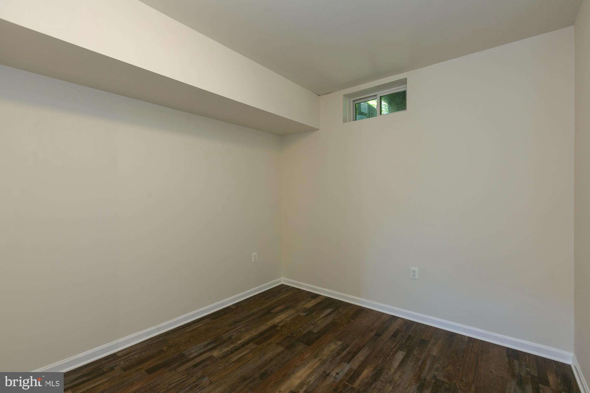 COLONIAL HILLS - Residential
