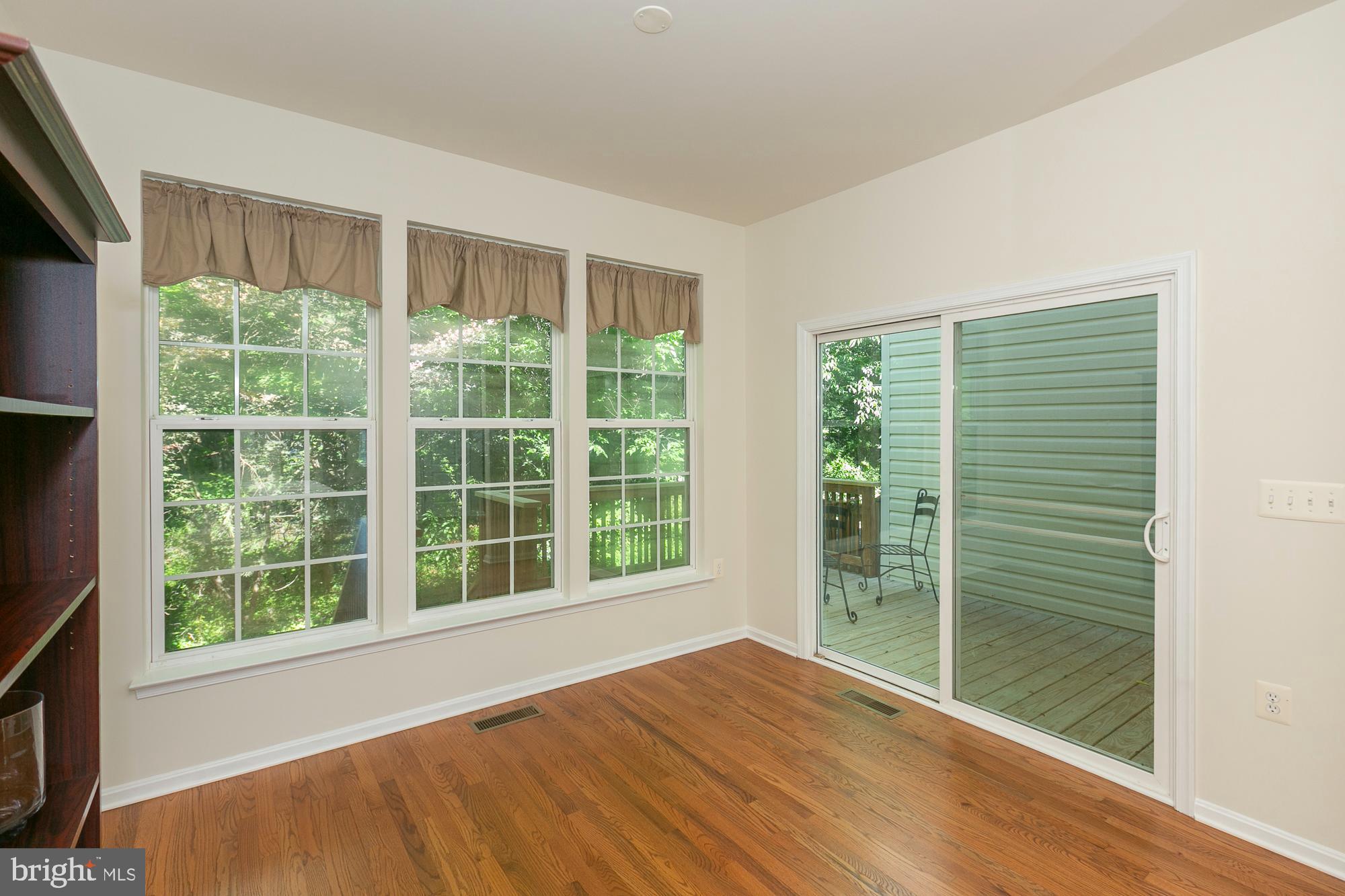 COLONIAL HILLS - Residential