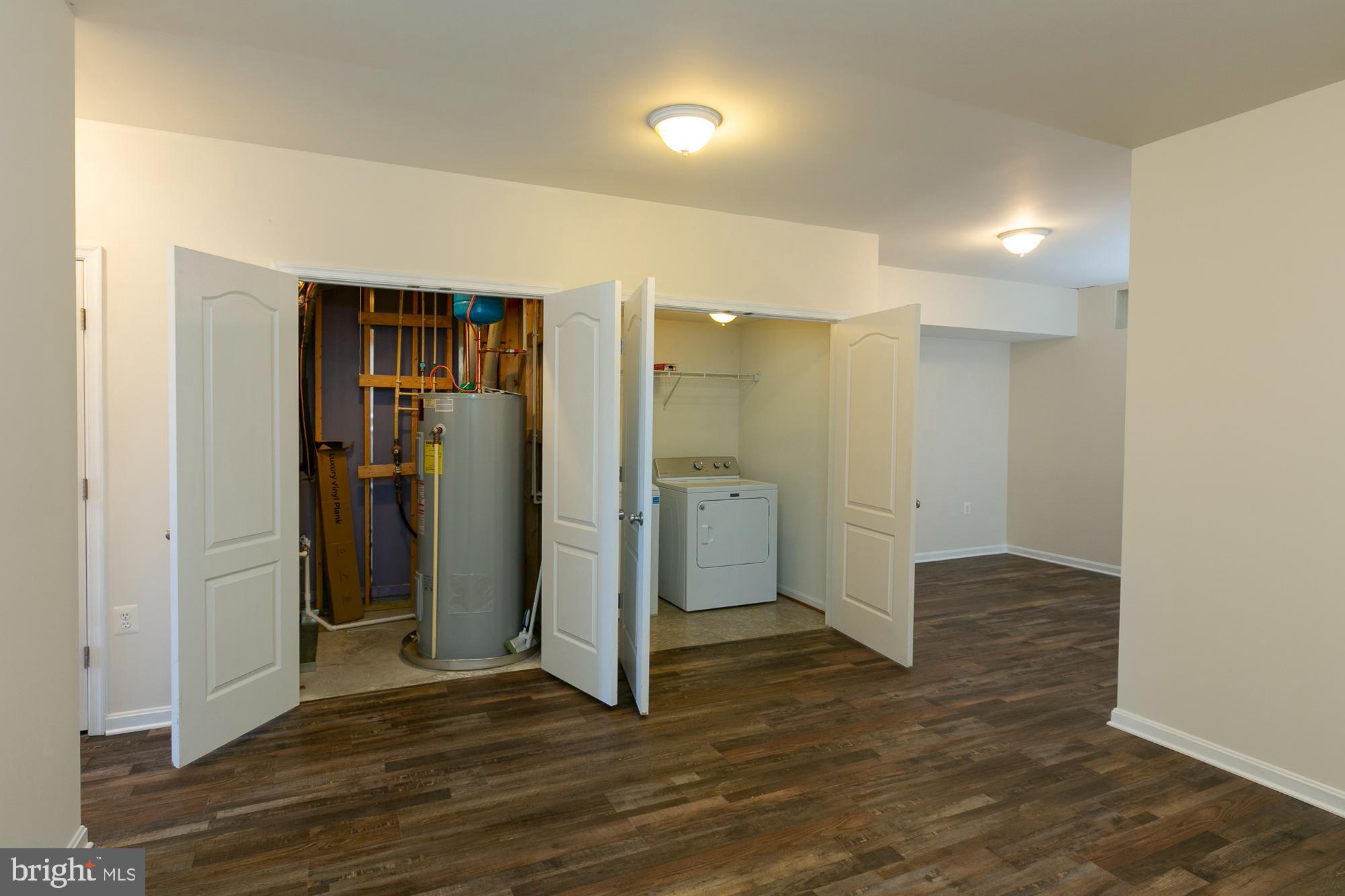 COLONIAL HILLS - Residential