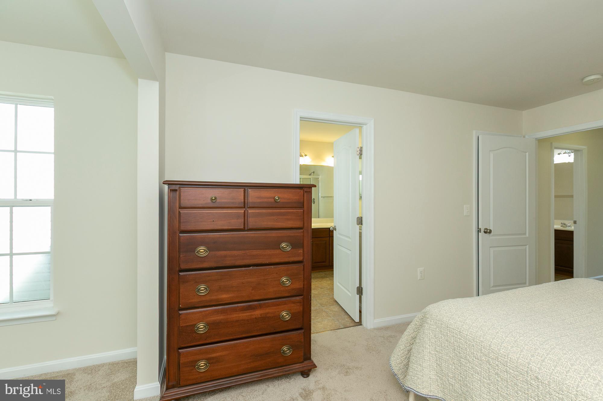 COLONIAL HILLS - Residential