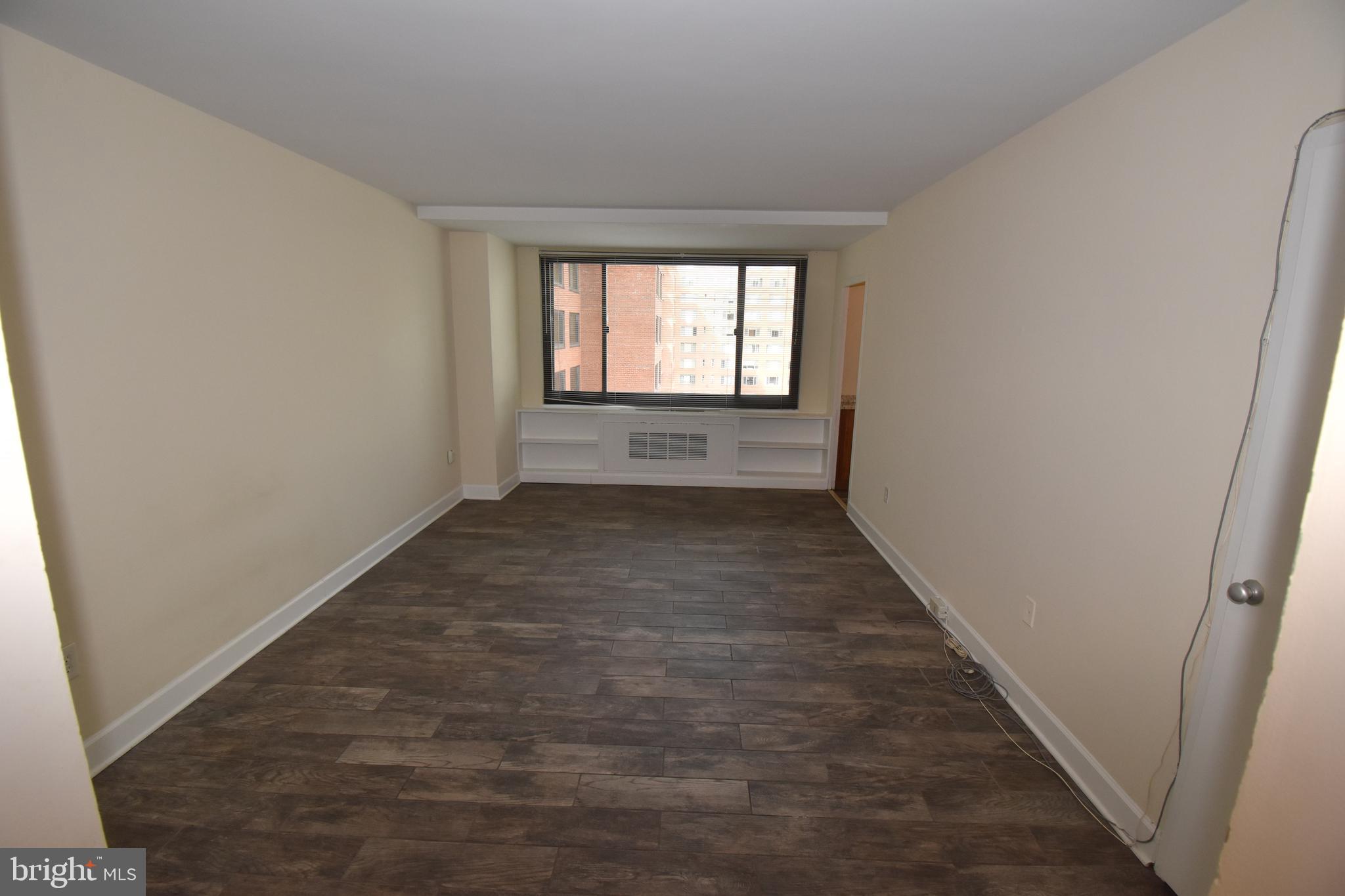 RIVER PLACE EAST - Residential Lease