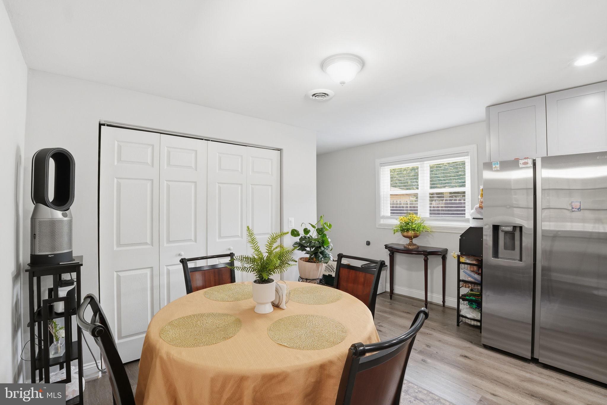 NORTH FORESTVILLE - Residential