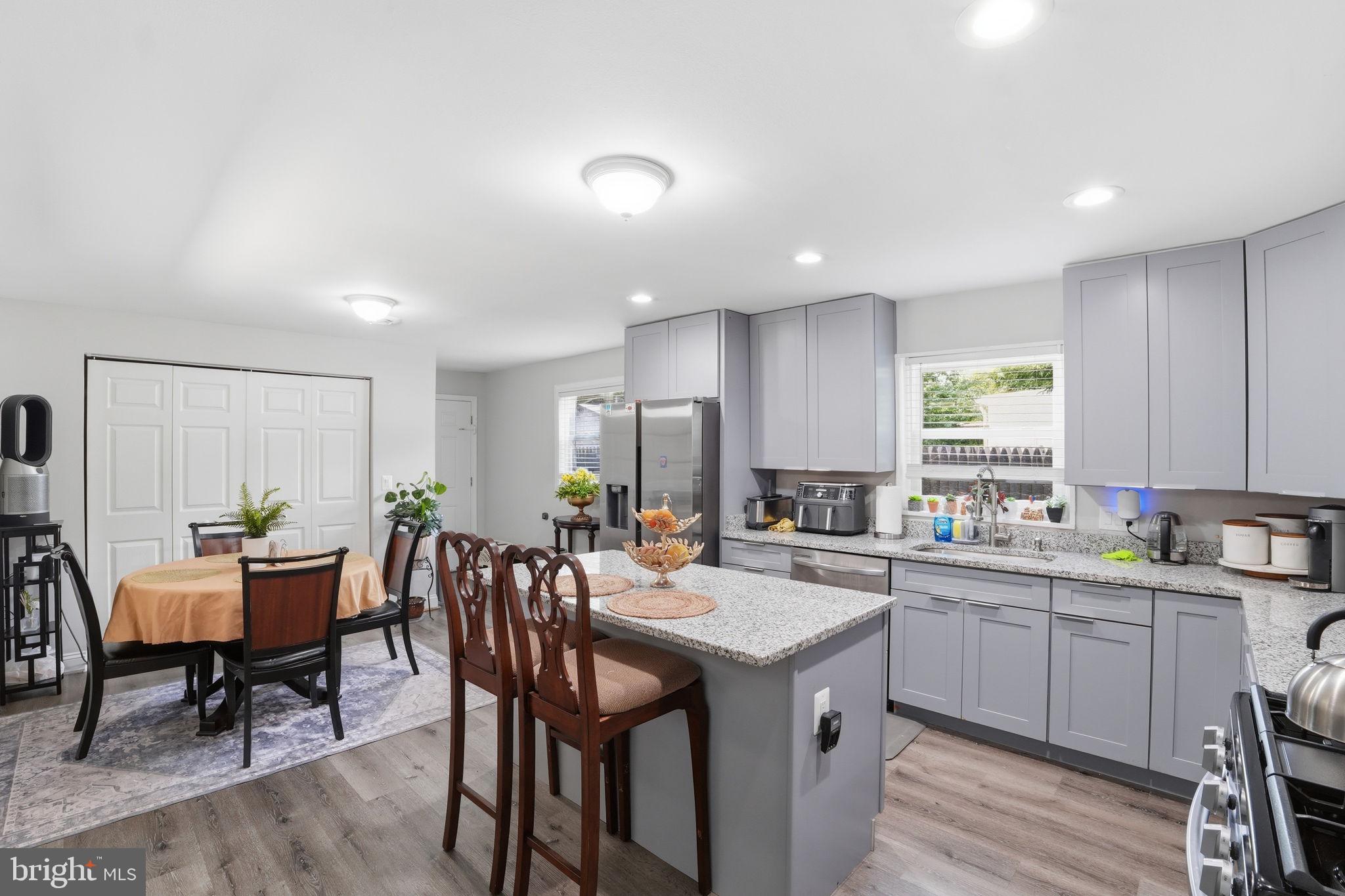 NORTH FORESTVILLE - Residential