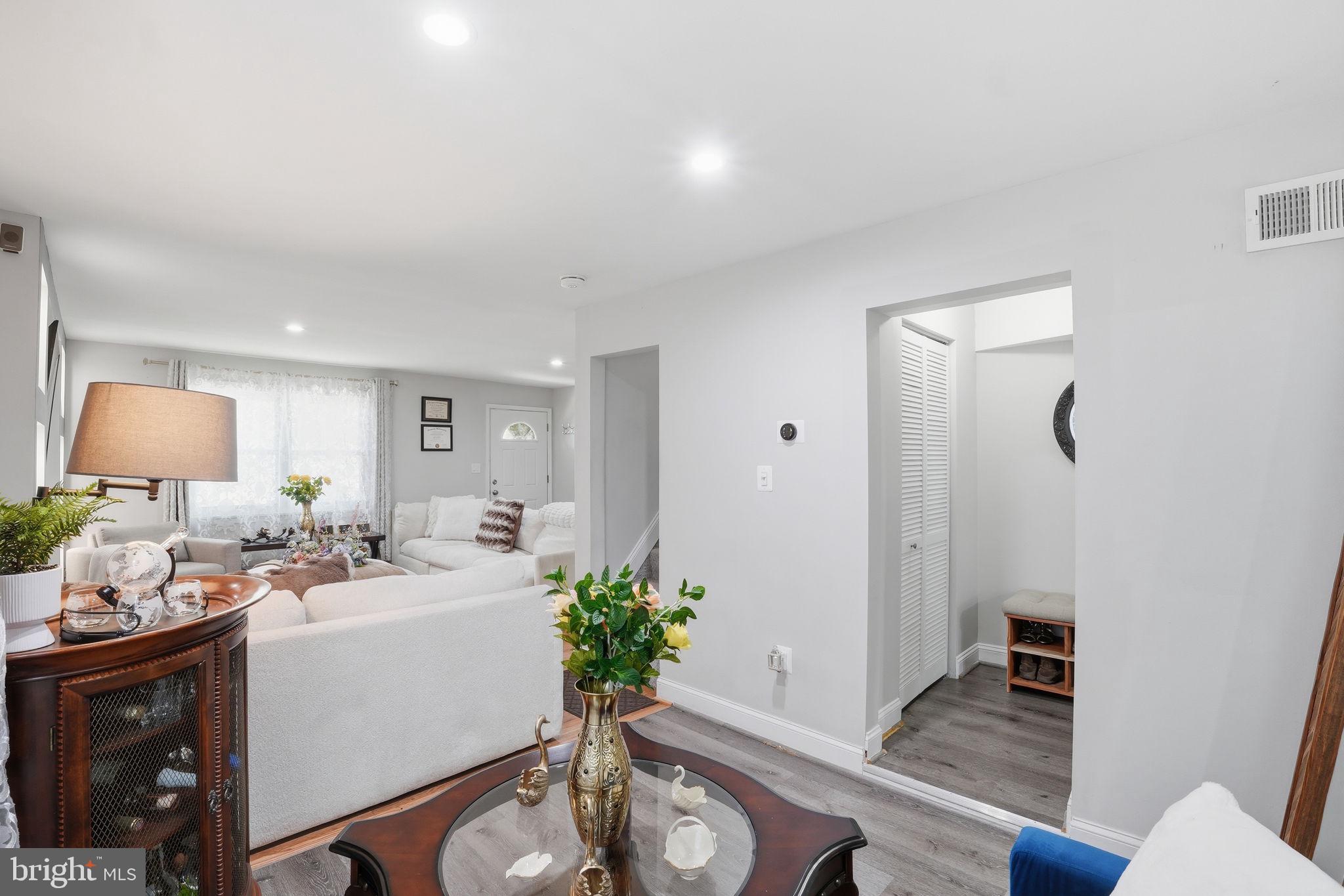NORTH FORESTVILLE - Residential