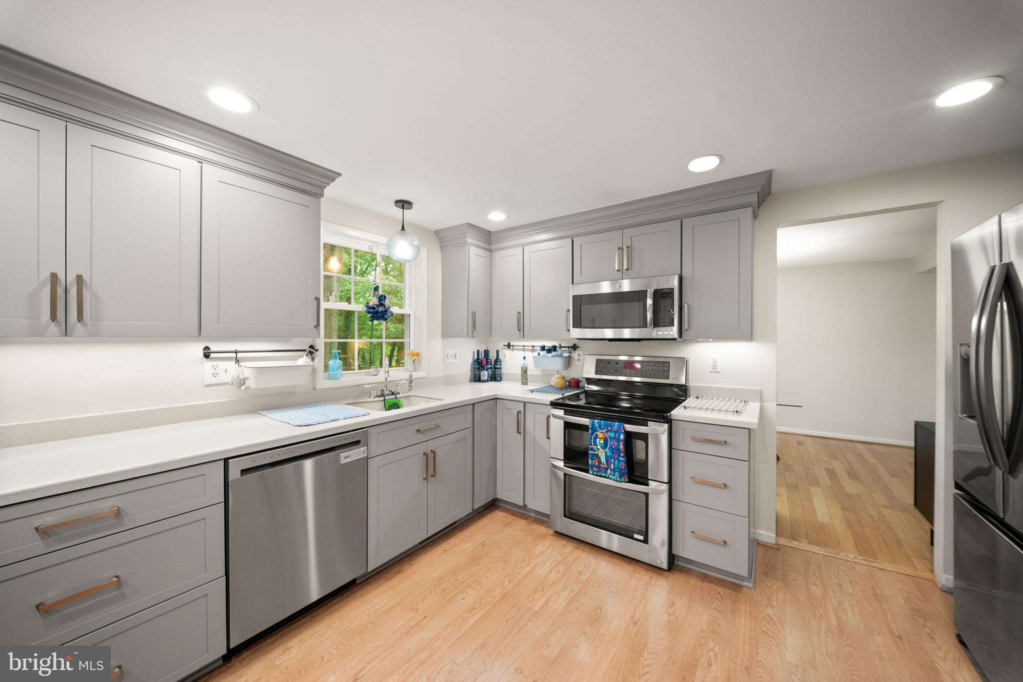 FOX MILL ESTATES - Residential
