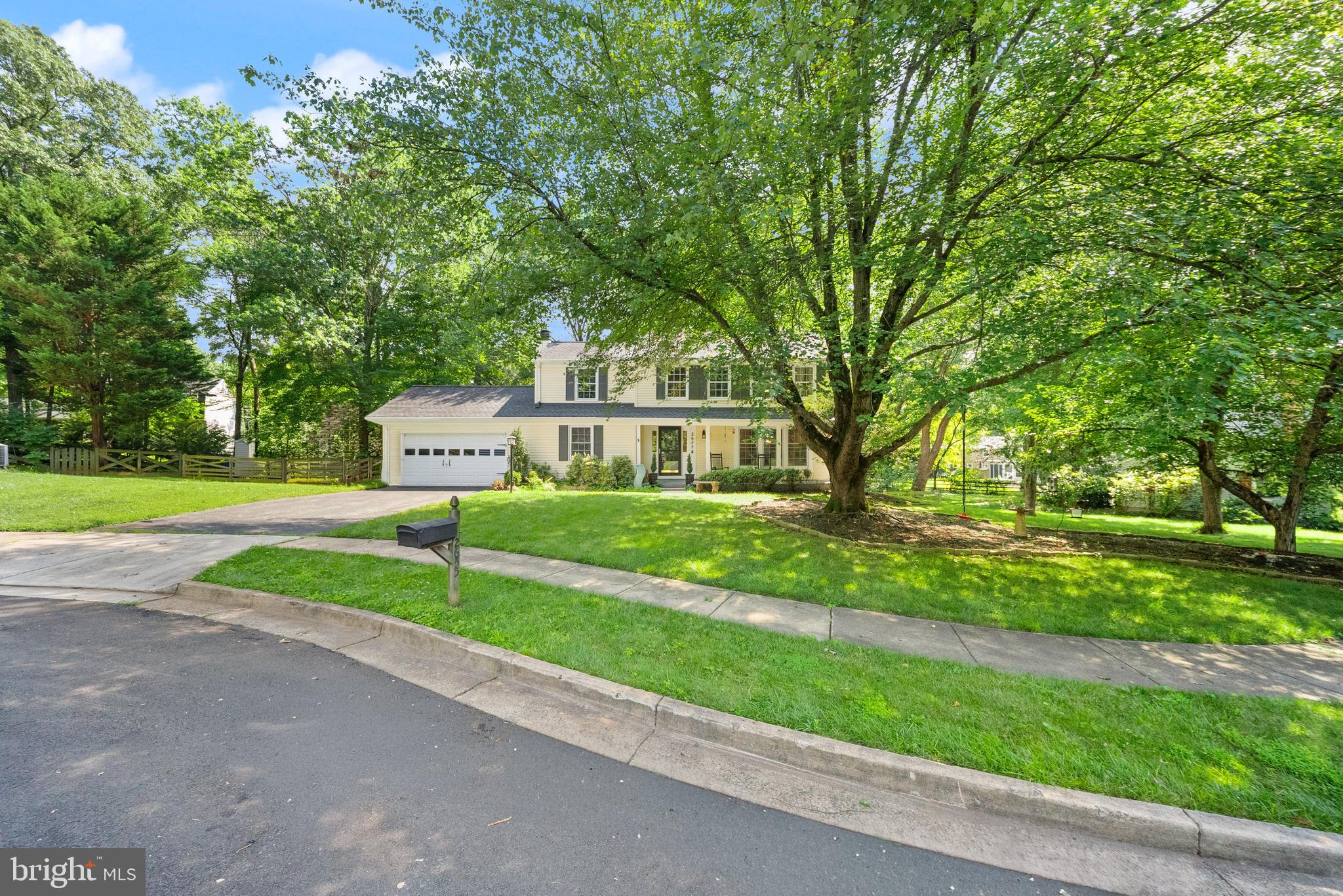 FOX MILL ESTATES - Residential
