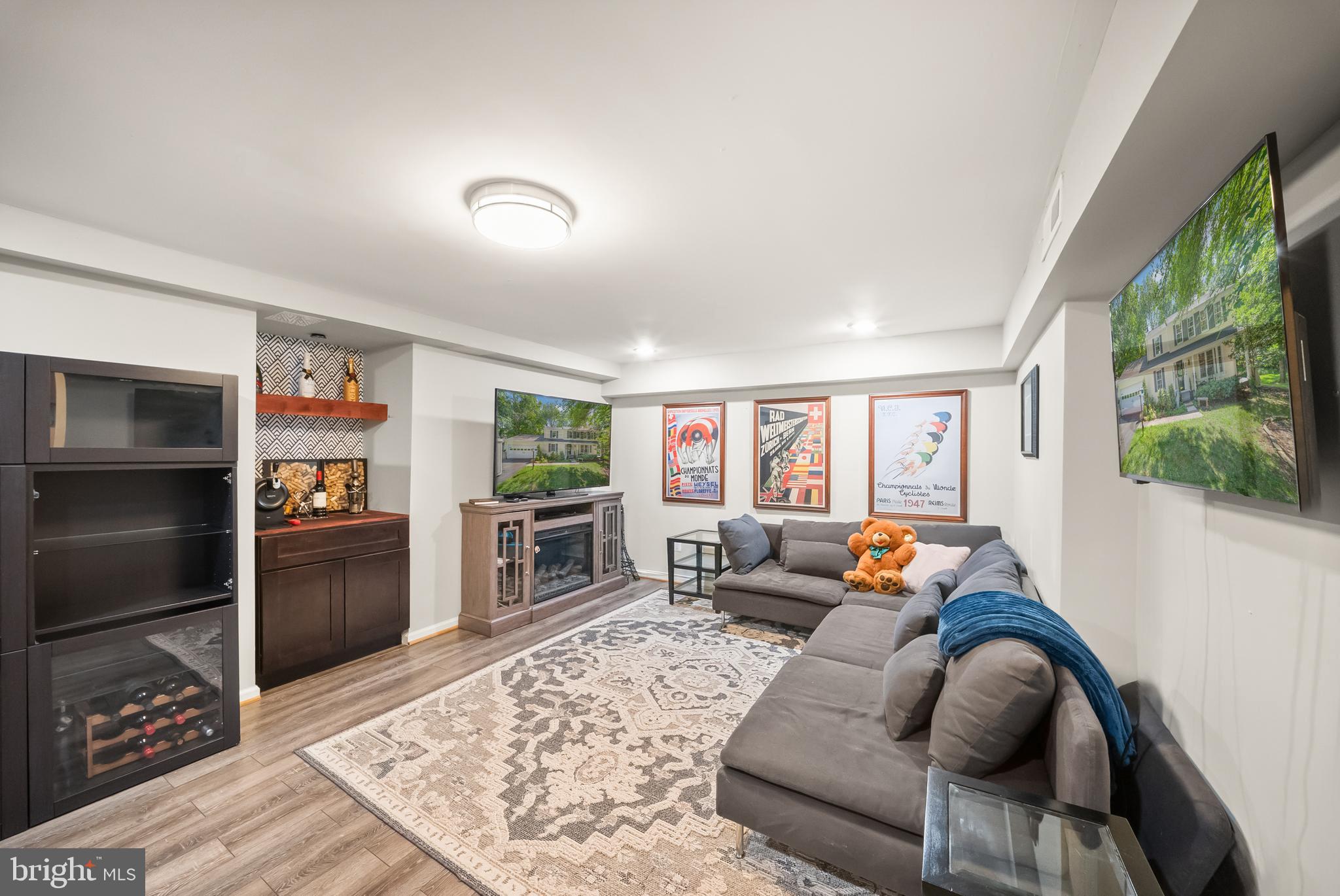 FOX MILL ESTATES - Residential