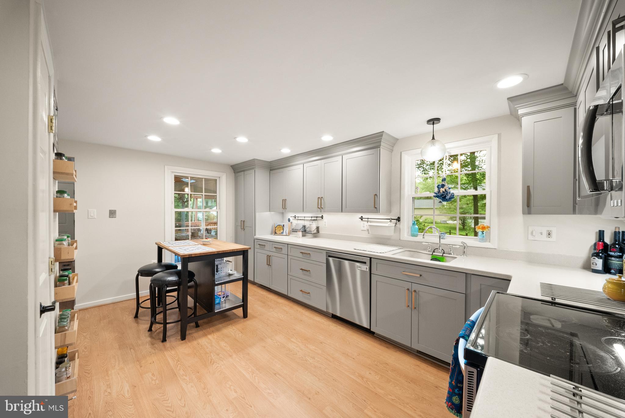 FOX MILL ESTATES - Residential