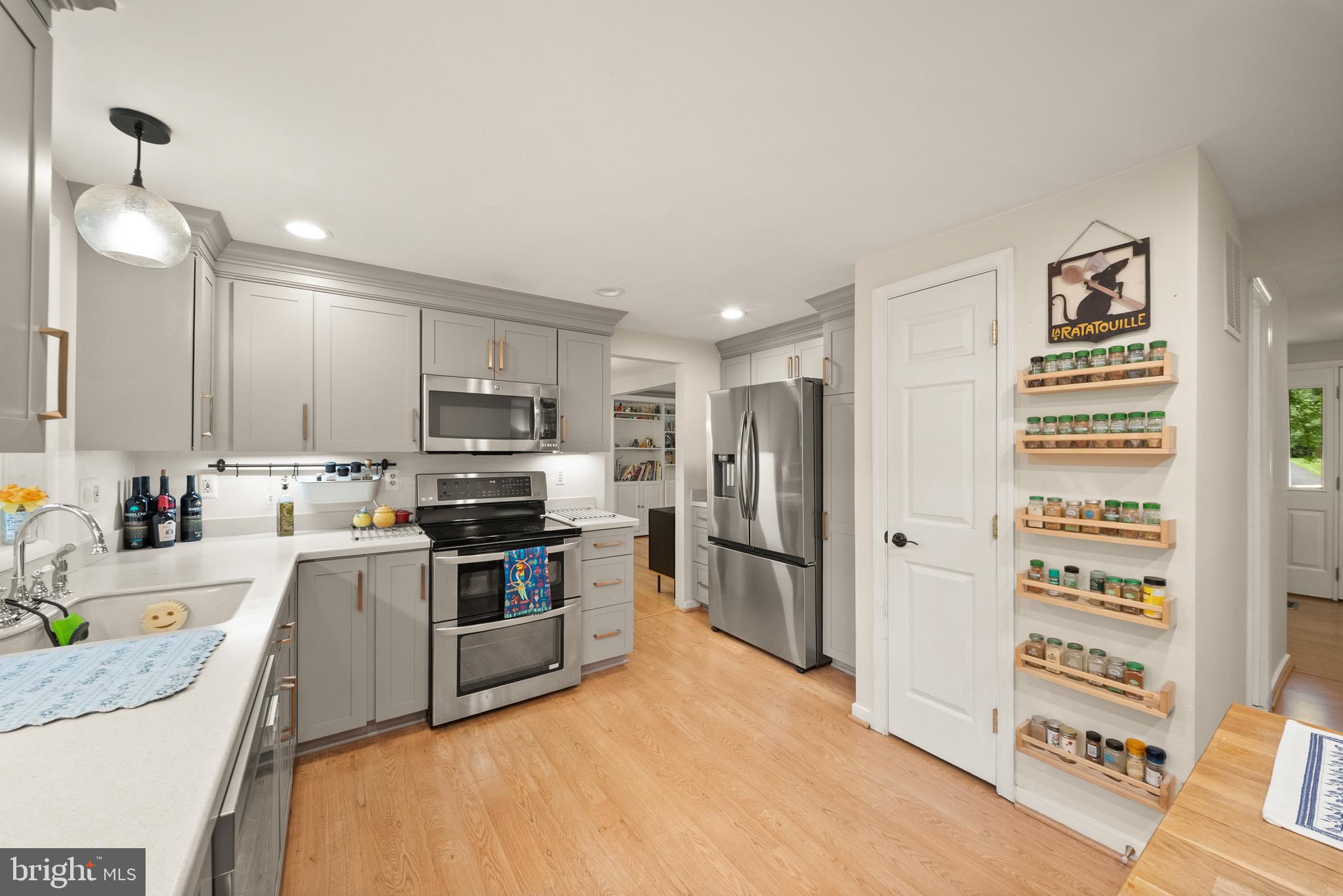 FOX MILL ESTATES - Residential