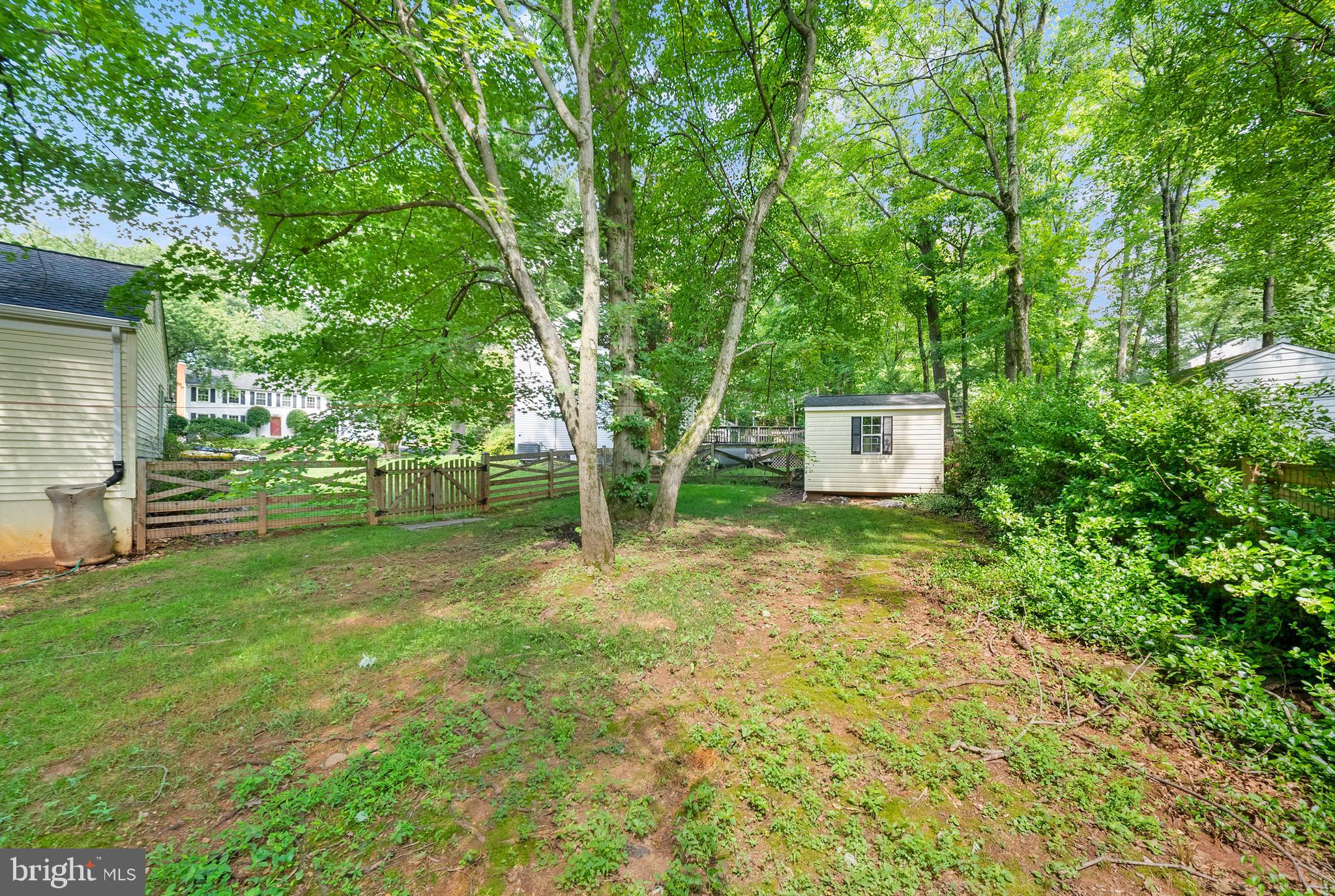 FOX MILL ESTATES - Residential