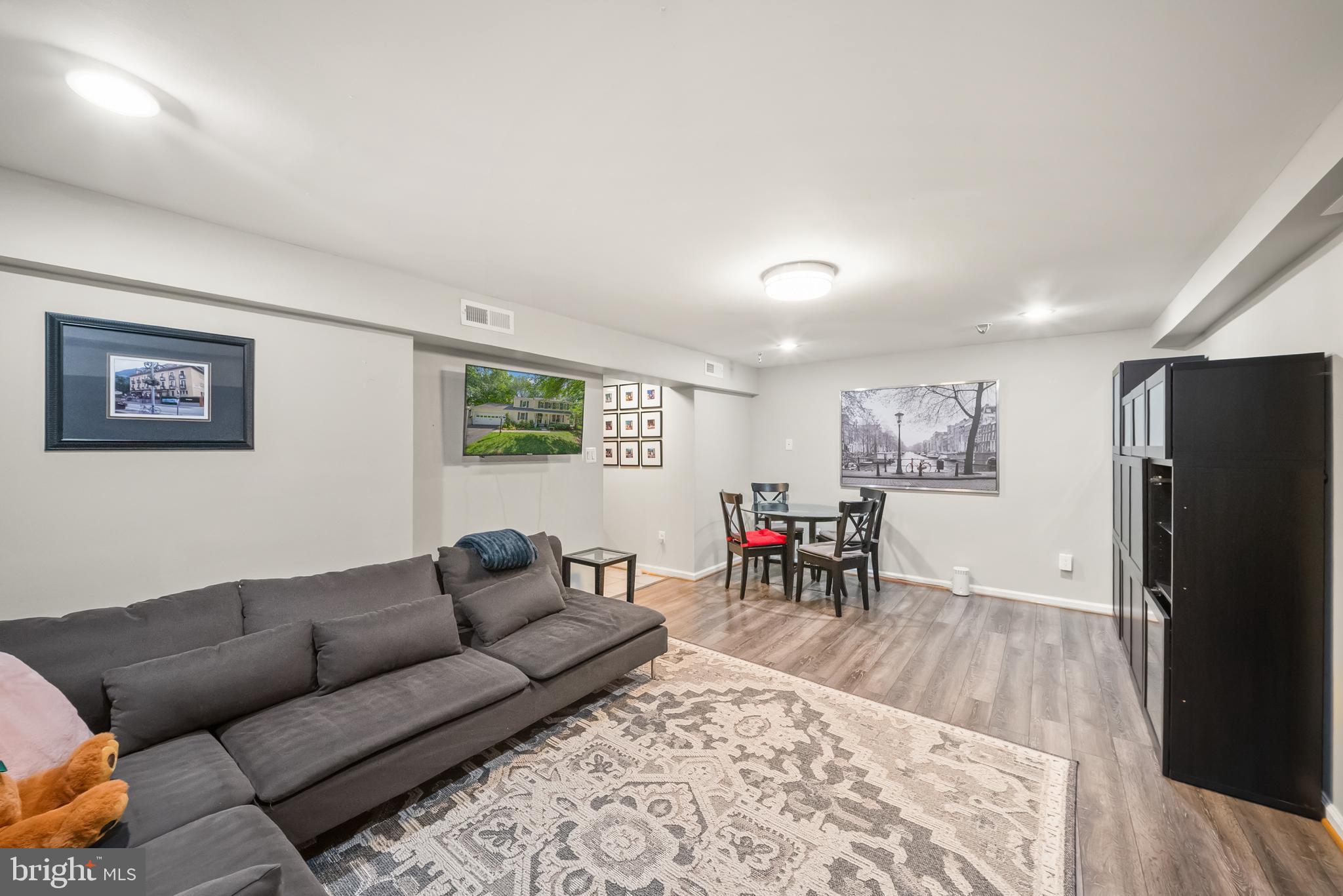 FOX MILL ESTATES - Residential