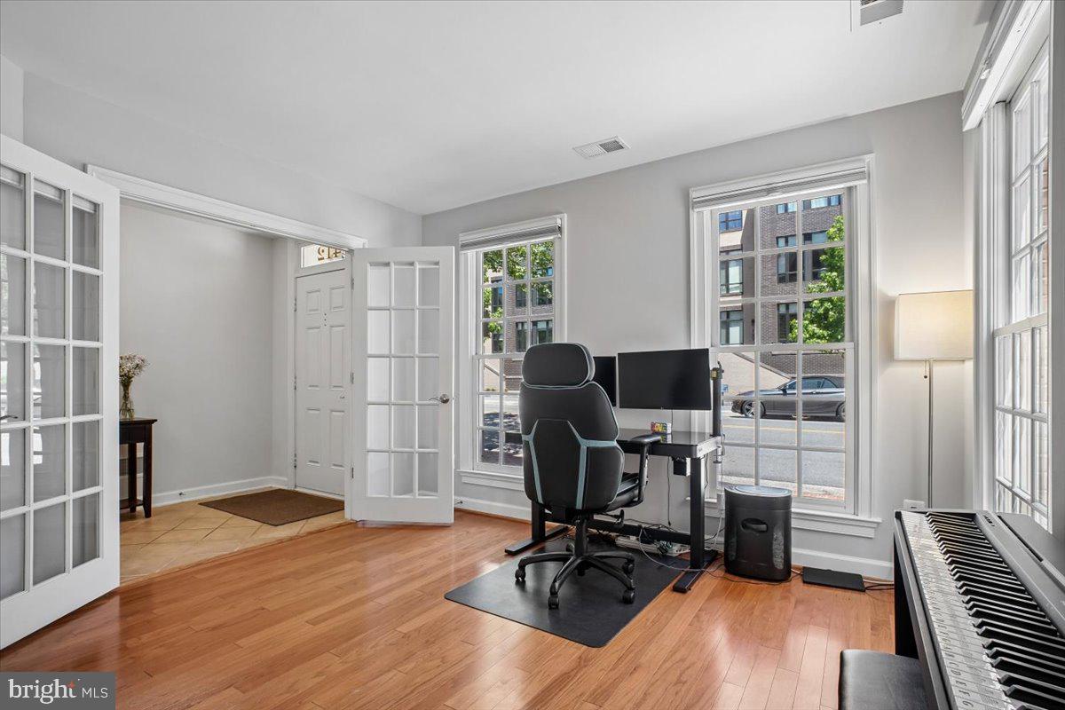 CHATHAM SQUARE - Residential