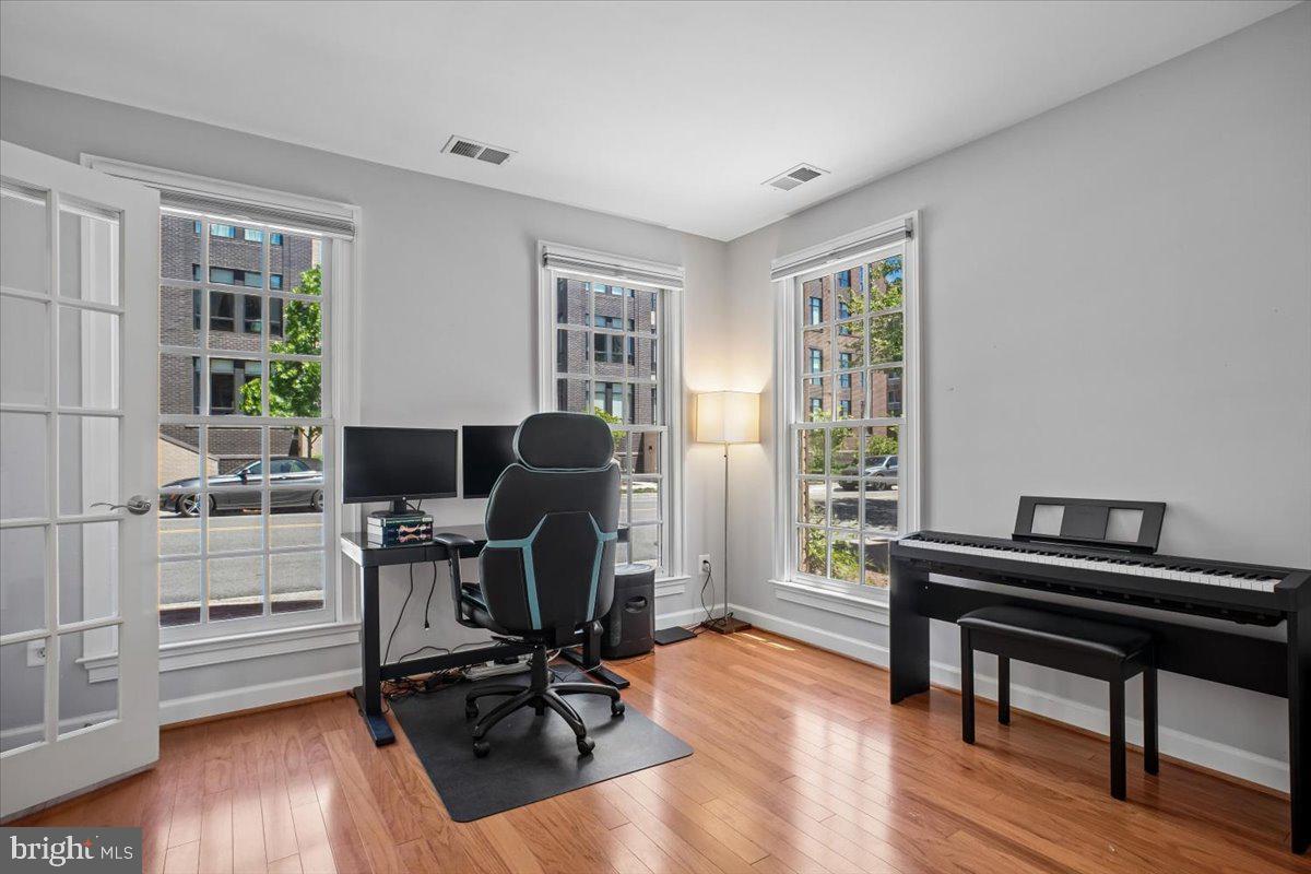 CHATHAM SQUARE - Residential