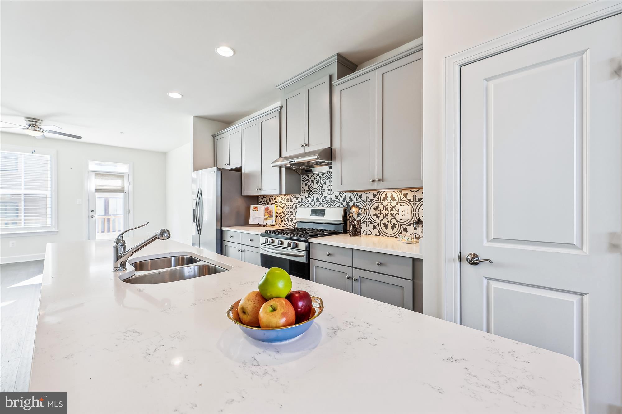 RIVERDALE PARK STATION - Residential Lease