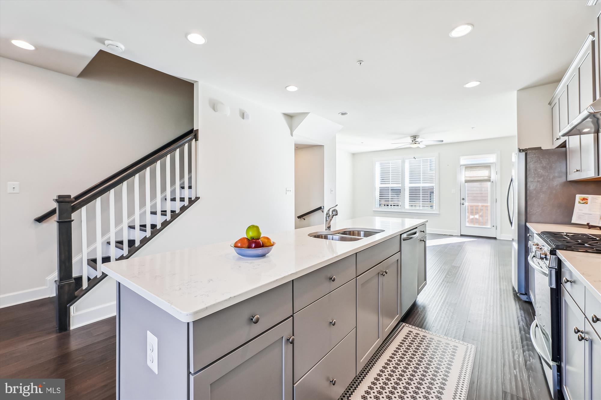 RIVERDALE PARK STATION - Residential Lease