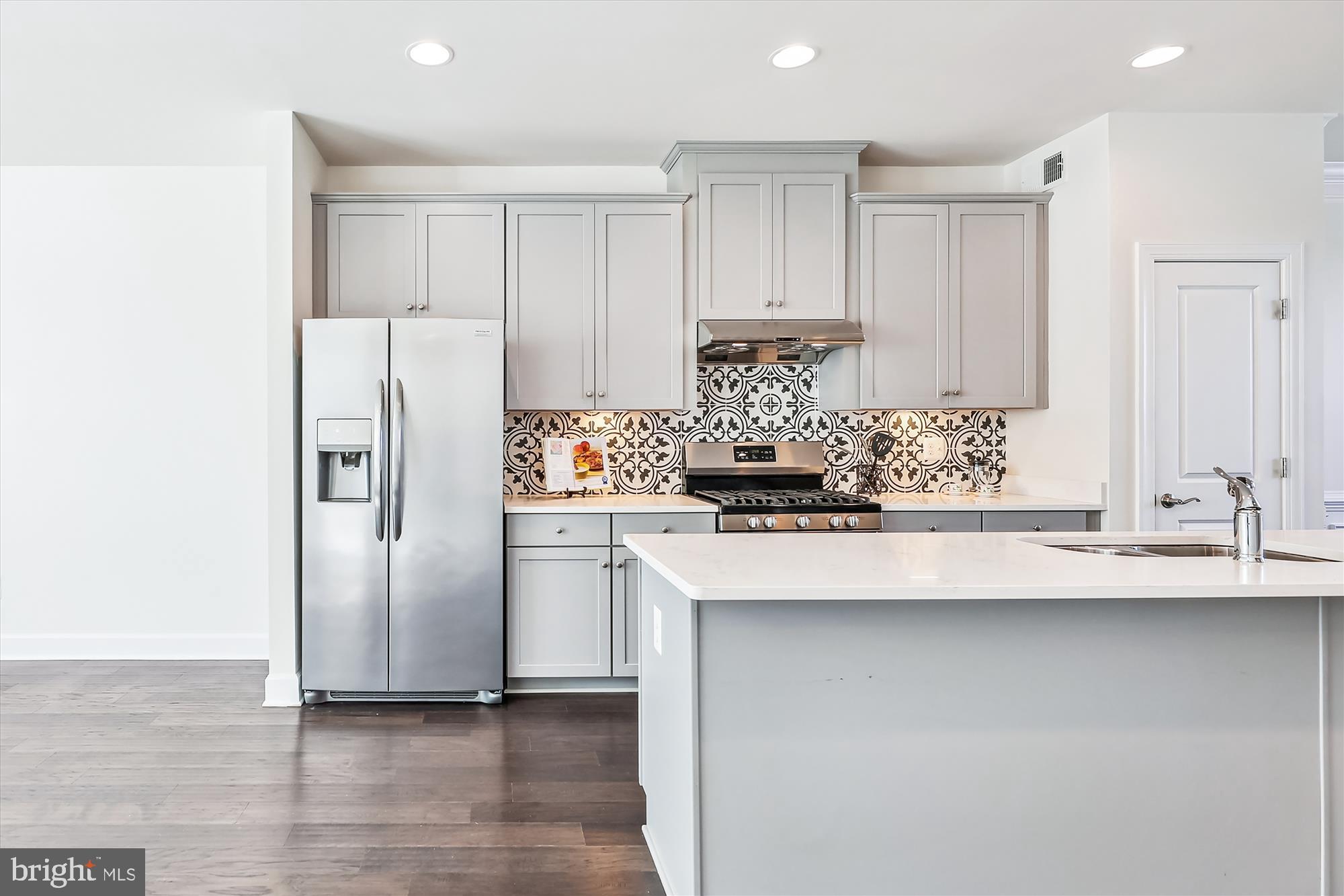 RIVERDALE PARK STATION - Residential Lease