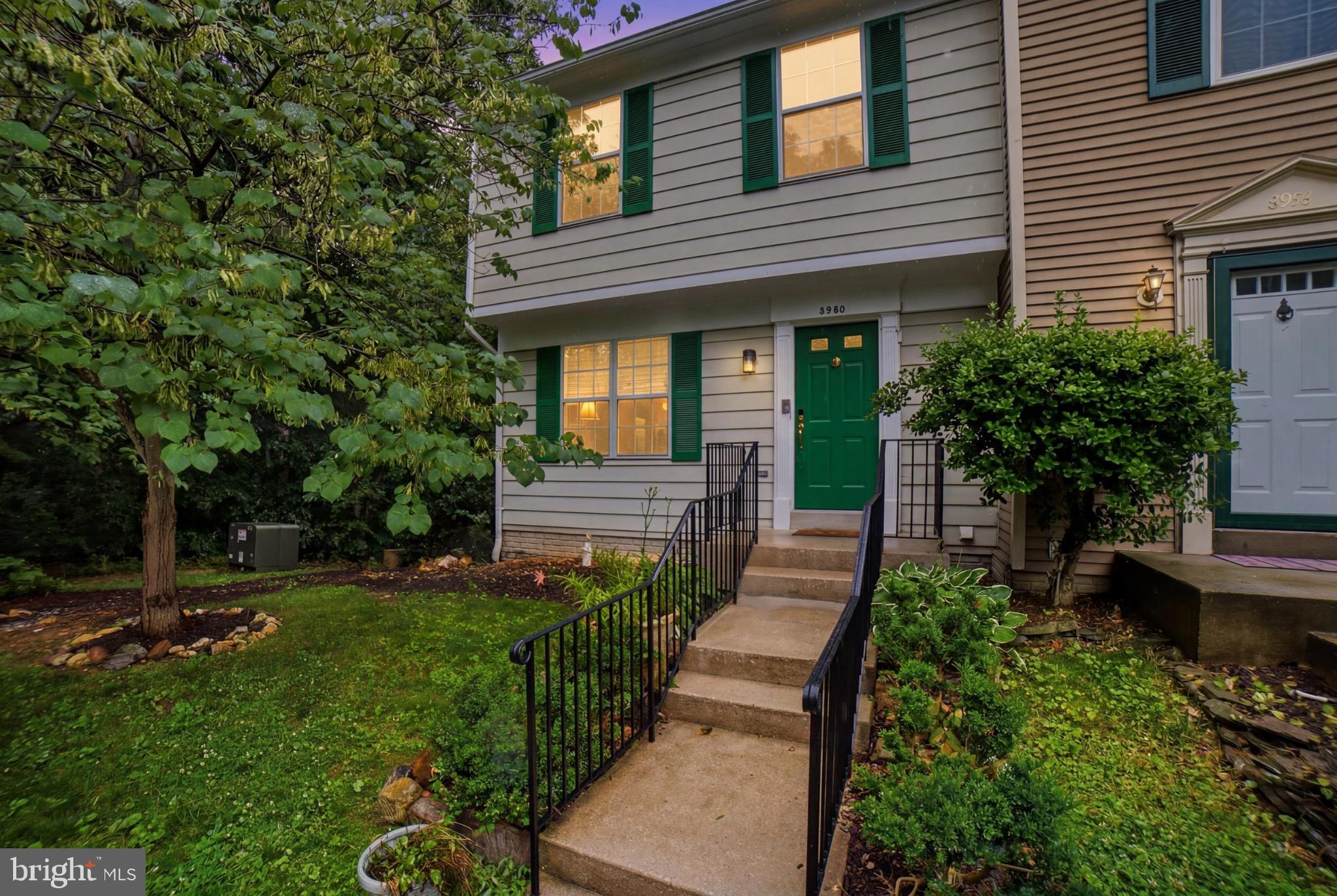 Charming 2BR/2.5 BA townhome in Washington Square featuring a spacious layout, bright living areas, and private outdoor space. Ideally situated near Fort Belvoir, Lorton VRE, I-95, shopping, dining, and recreation. A fantastic opportunity to own in one of Lorton's most convenient locations. 

New paint, upgrades hardwood floors, new roof, updated light fixtures, bathroom vanities are more!