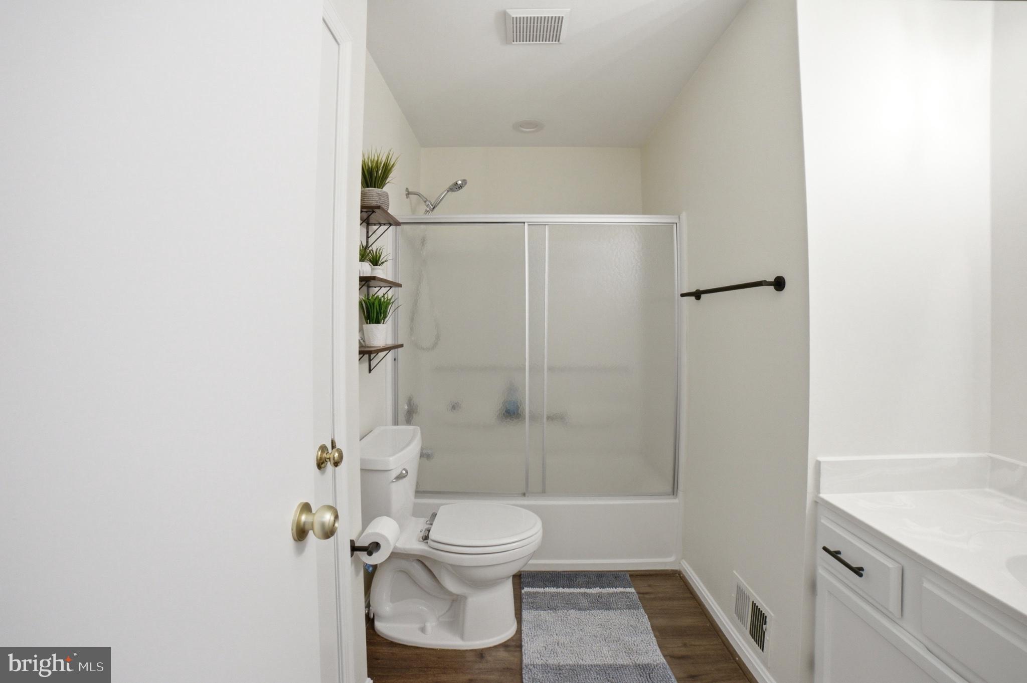 WASHINGTON SQUARE - Residential