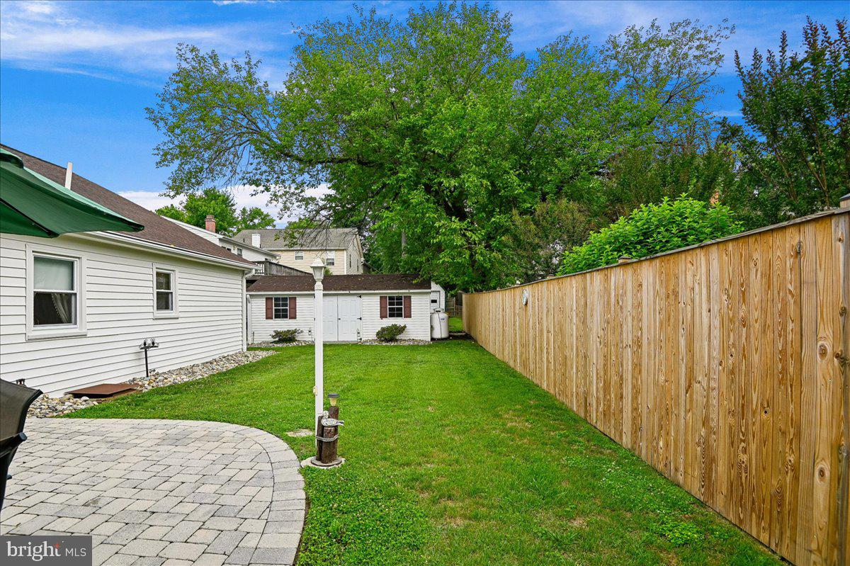 WOODLAND BEACH - Residential
