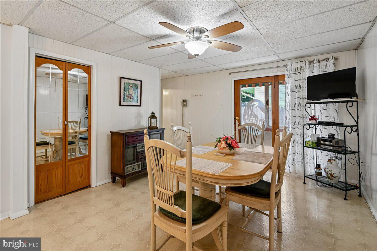 WOODLAND BEACH - Residential