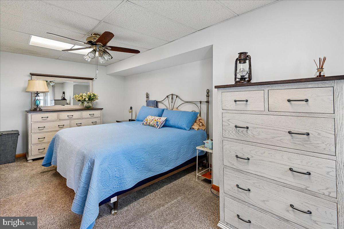 WOODLAND BEACH - Residential