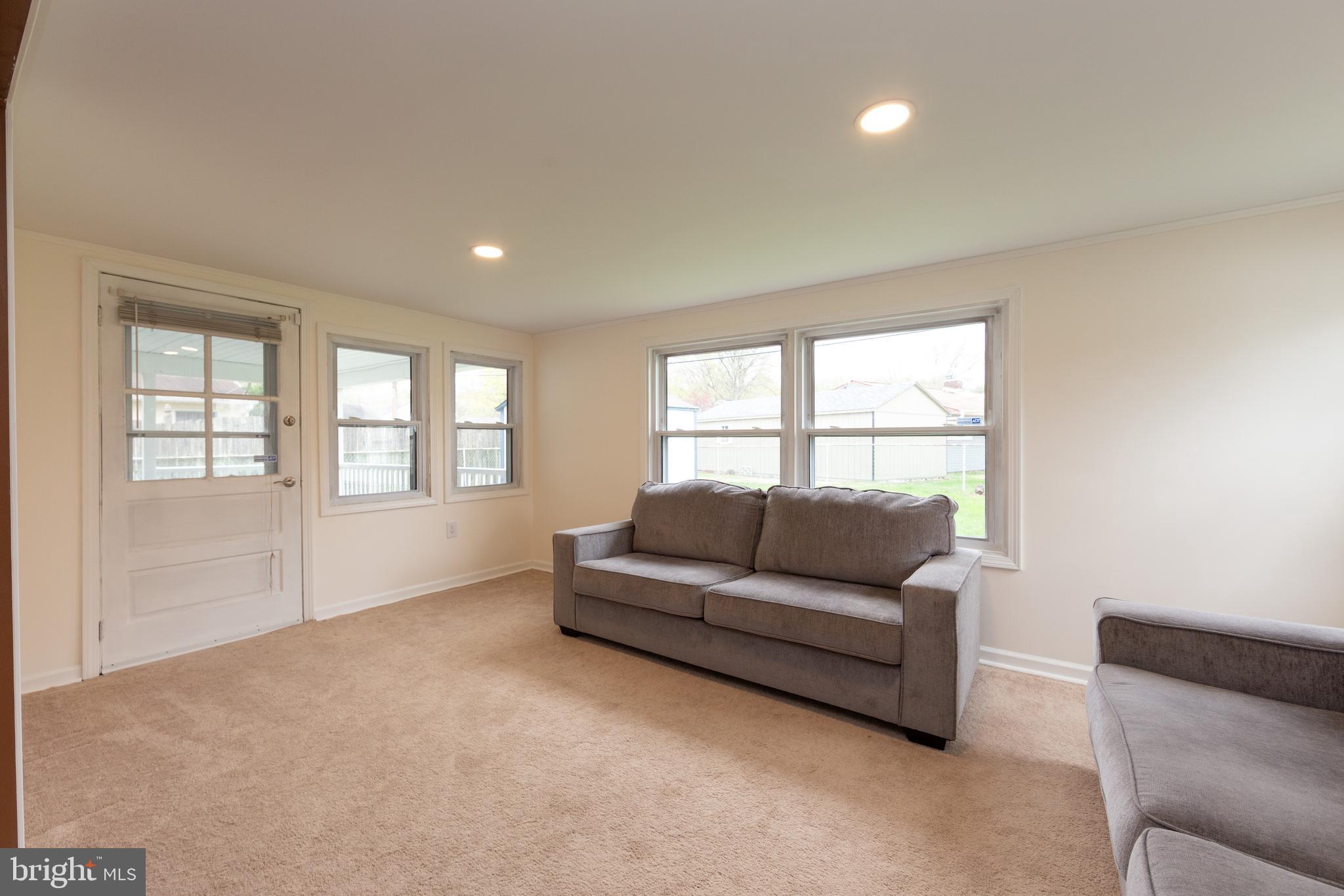 OAKTREE HOLLOW - Residential