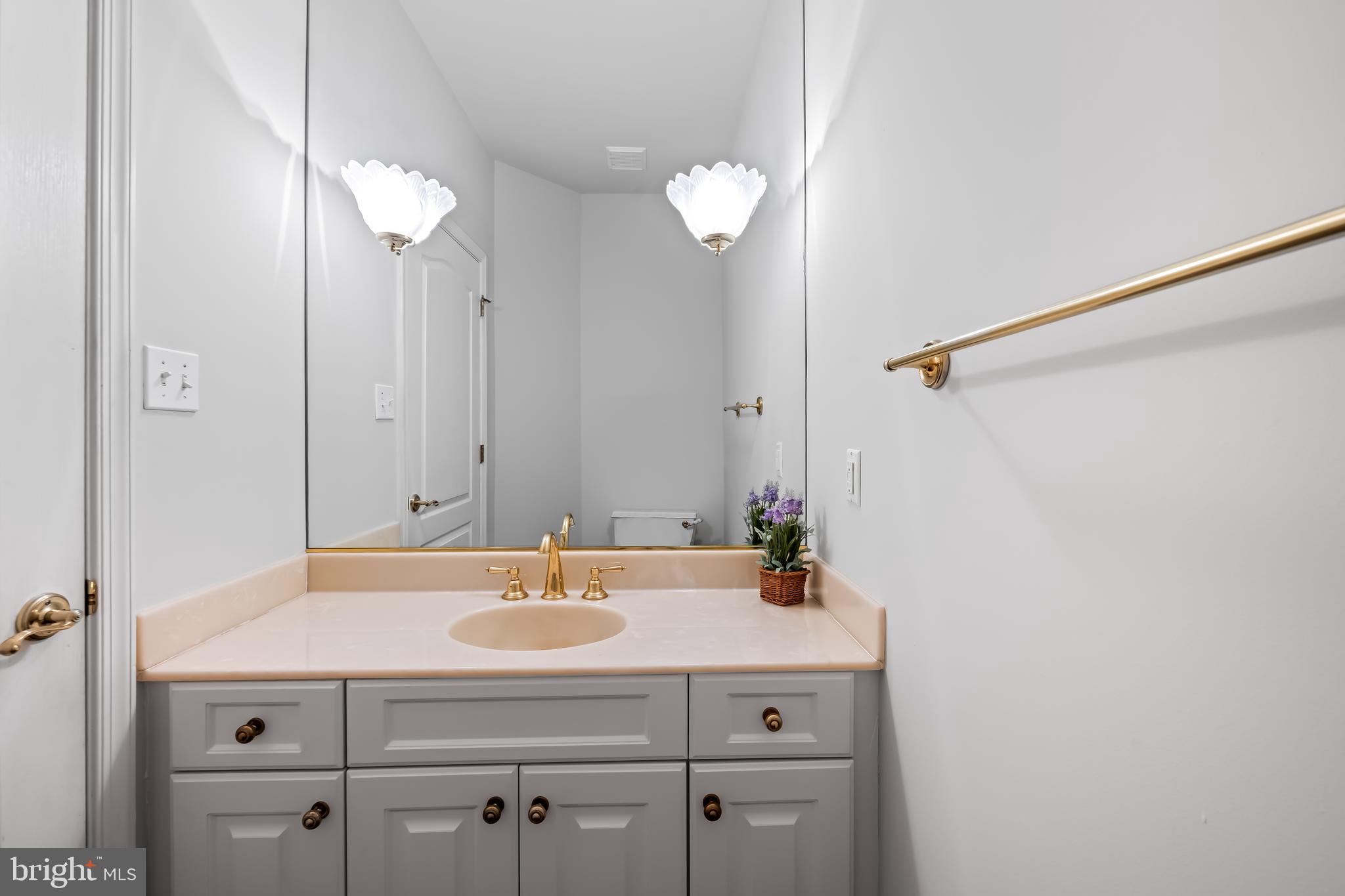 CROSS KEYS - Residential