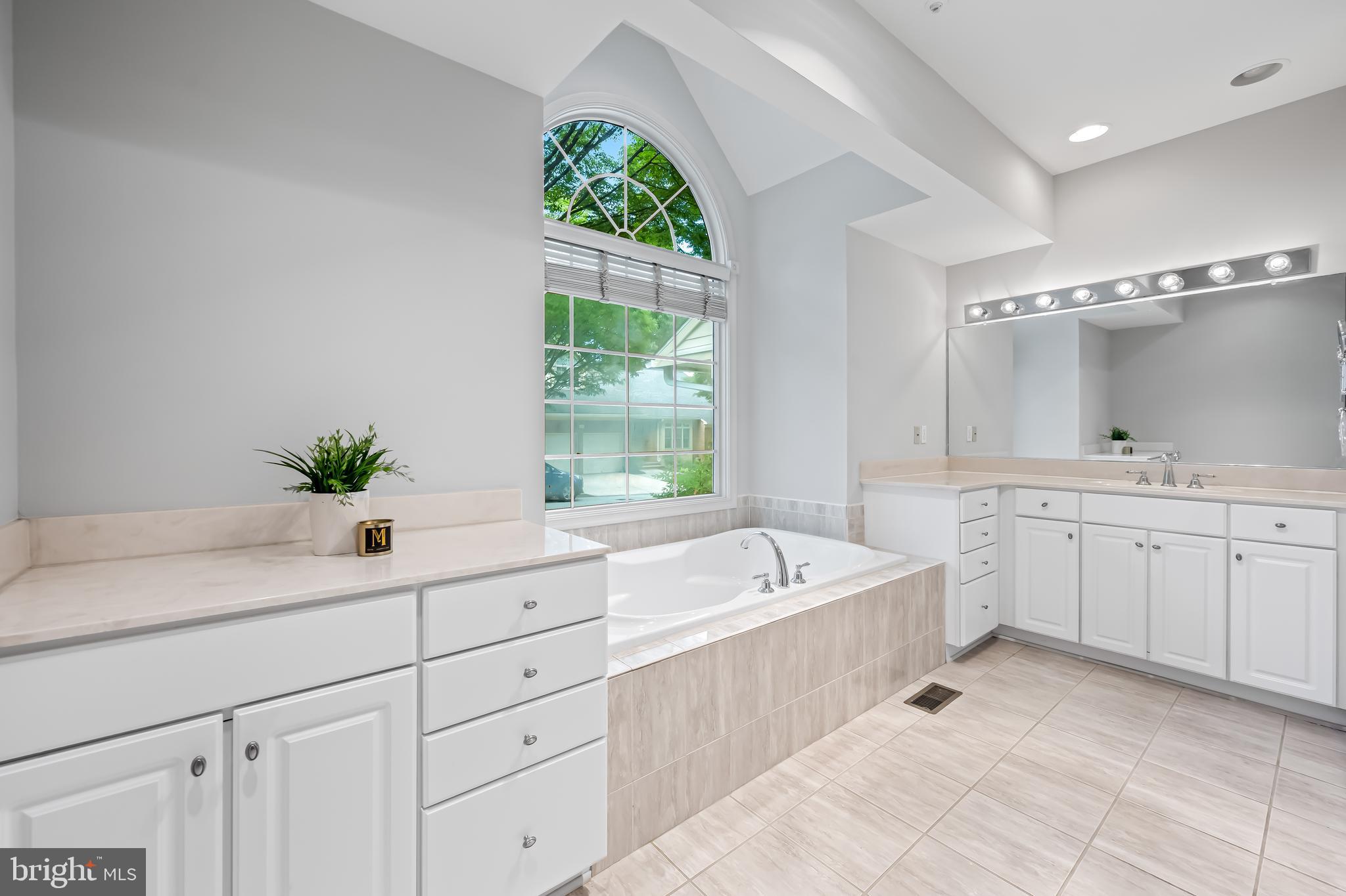 CROSS KEYS - Residential