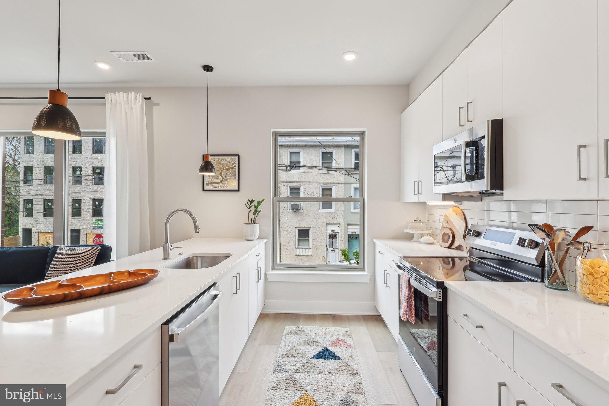 EAST FALLS - Residential