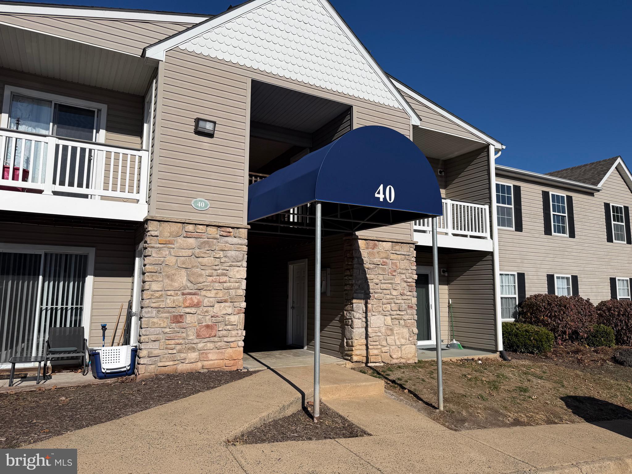 Welcome to this beautifully updated 3-bedroom, 2.5-bath condo located in the highly desirable Carriage Pointe of Aquia community in Stafford!
This home has been fully renovated, featuring a modernized kitchen and refreshed bathrooms, along with brand-new appliances that bring both style and functionality. Enjoy a bright, open layout, in-unit washer and dryer, and a fully equipped kitchen with new stove, refrigerator, and microwave—perfect for comfortable everyday living.
Conveniently located just minutes from I-95, Quantico, commuter lots, shopping, and dining, this home offers the ideal balance of comfort and accessibility.
Community amenities include: