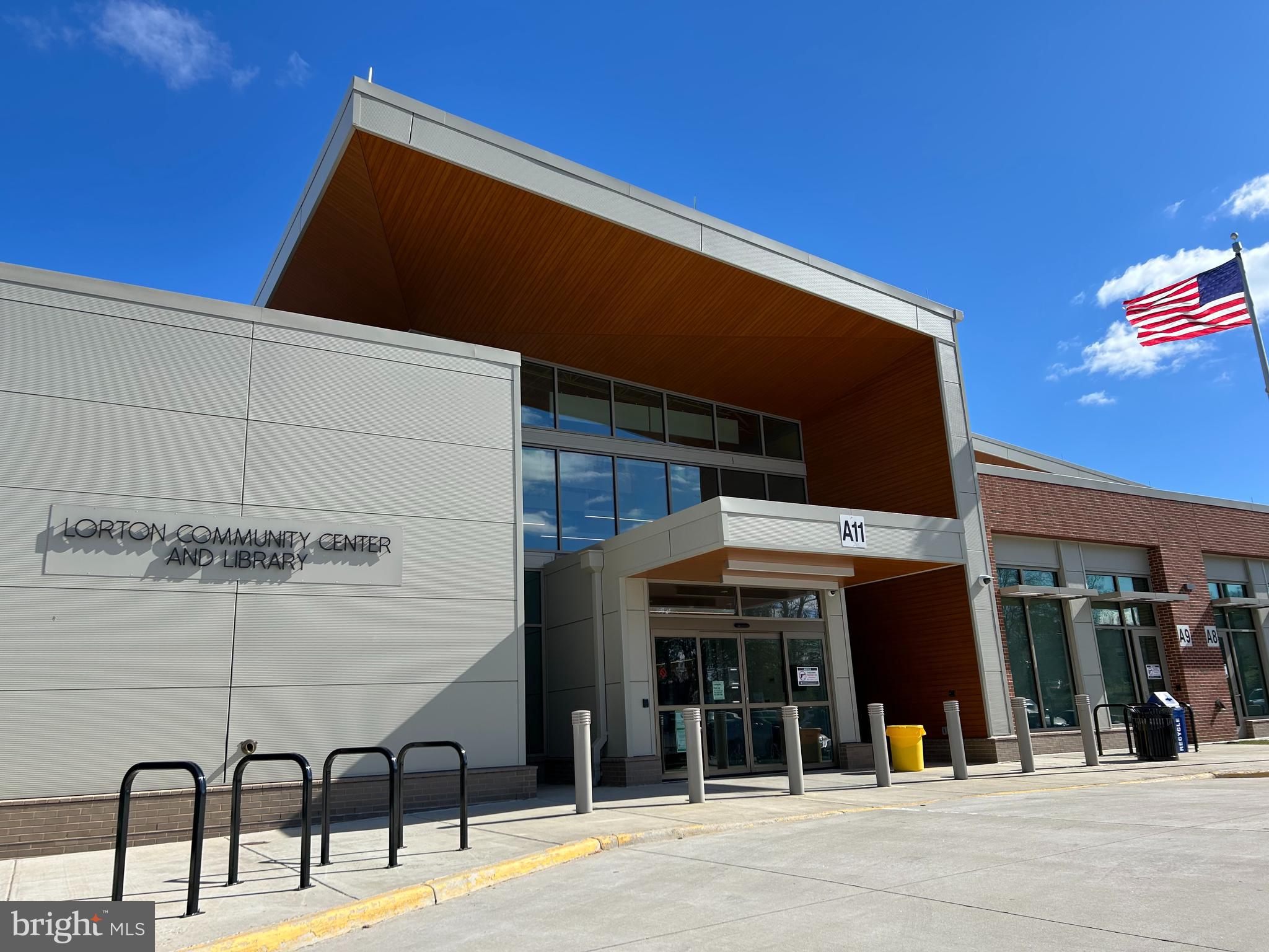 LORTON TOWN CNTR LANDBAY - Residential
