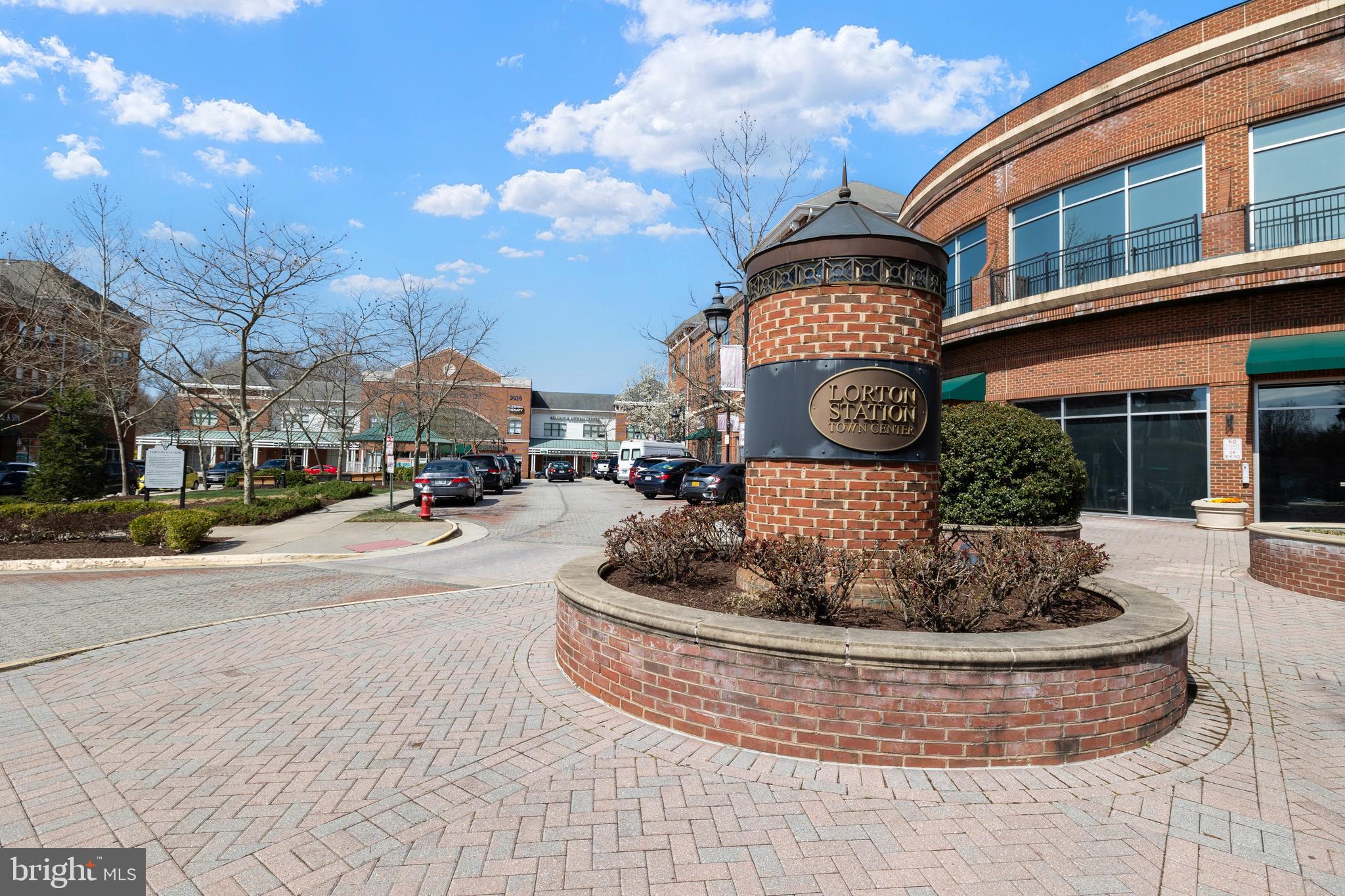 LORTON TOWN CNTR LANDBAY - Residential