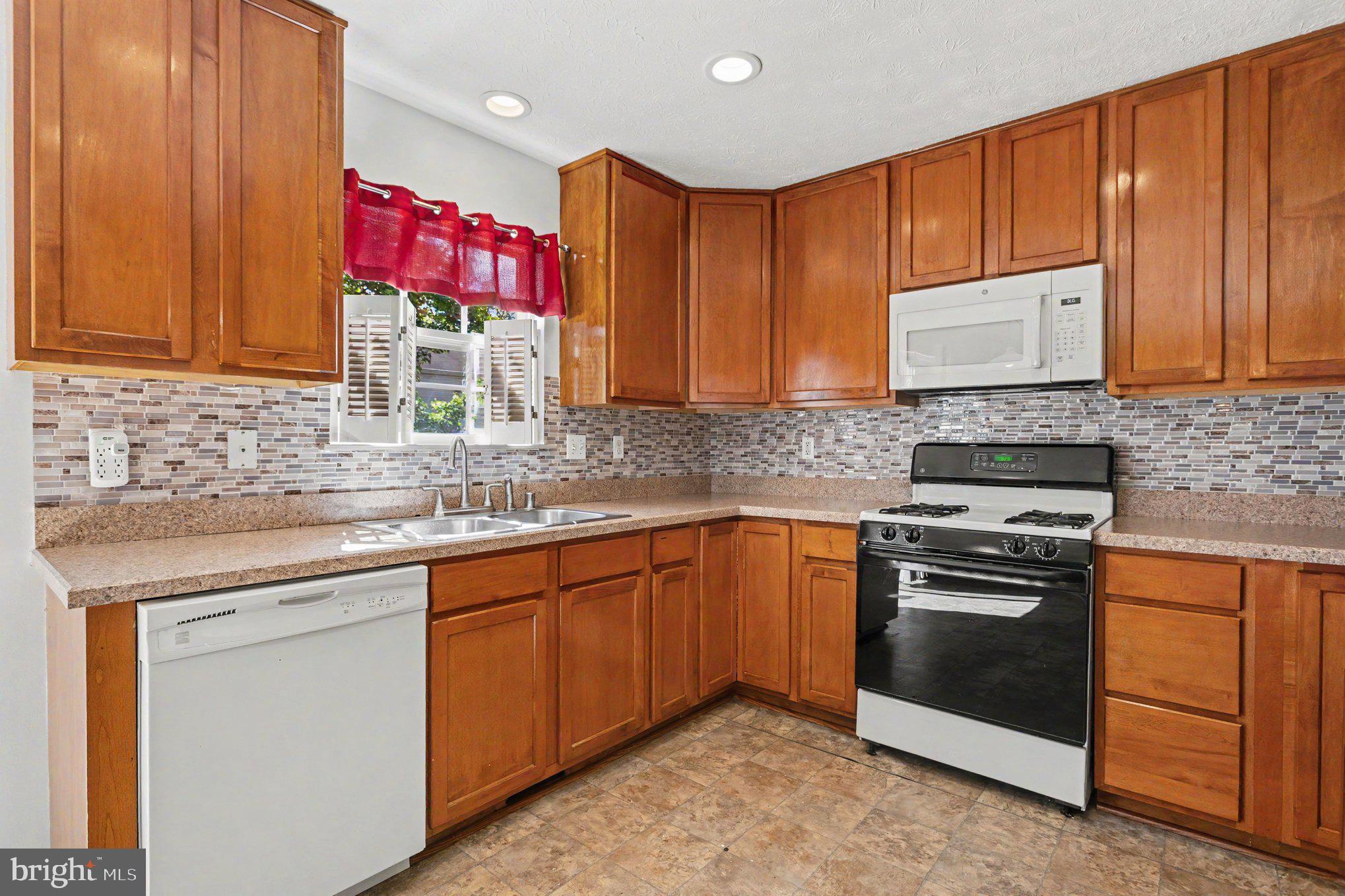 TRIMBLE WOODS - Residential