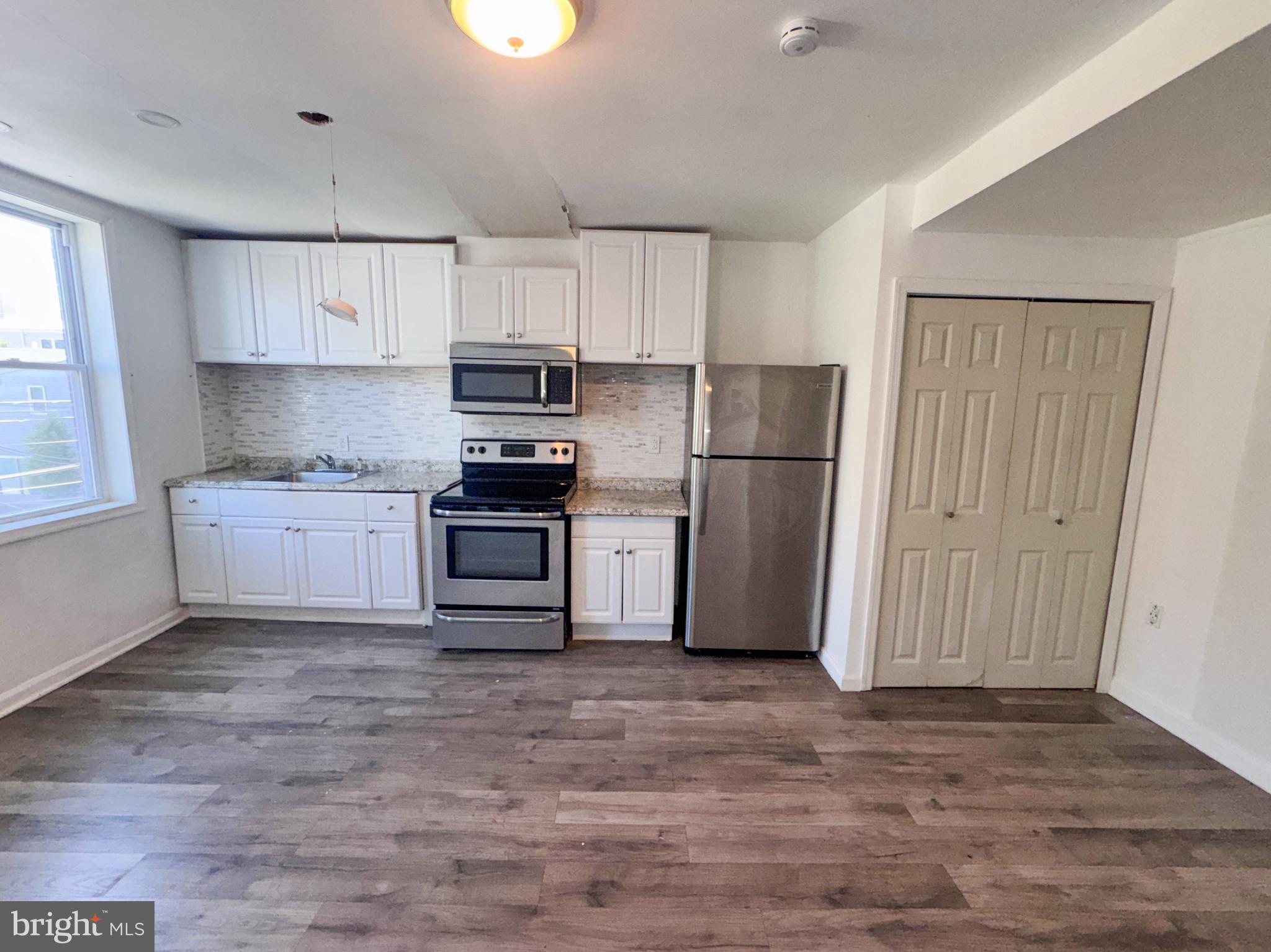 POINT BREEZE - Residential Income