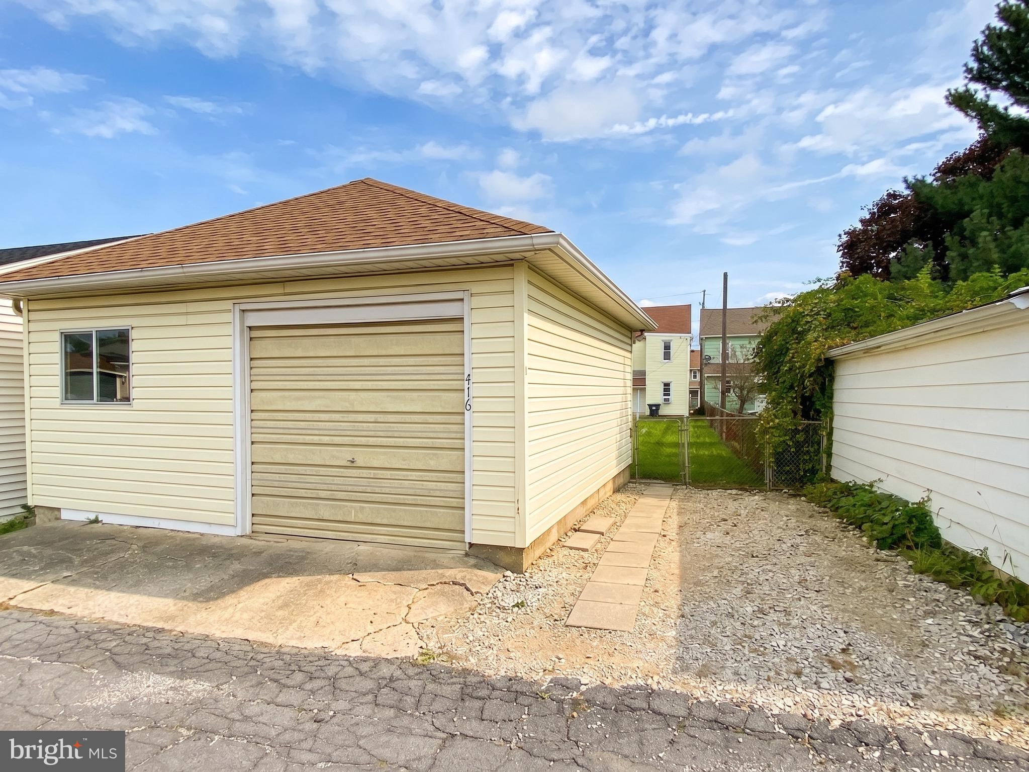 MIDWAY-MCSHERRYS - Residential