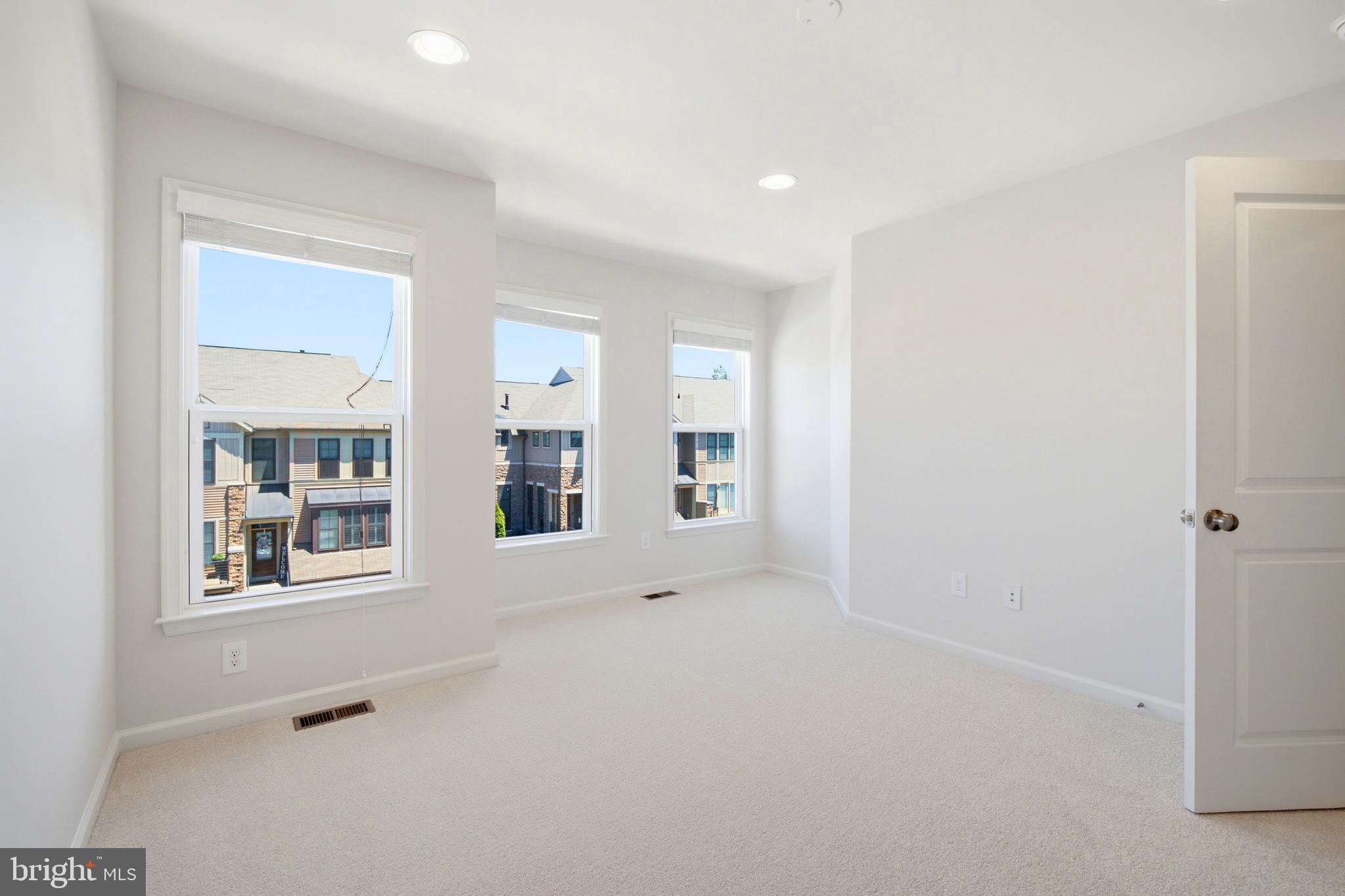 BRAMBLETON LANDBAY 3 - Residential