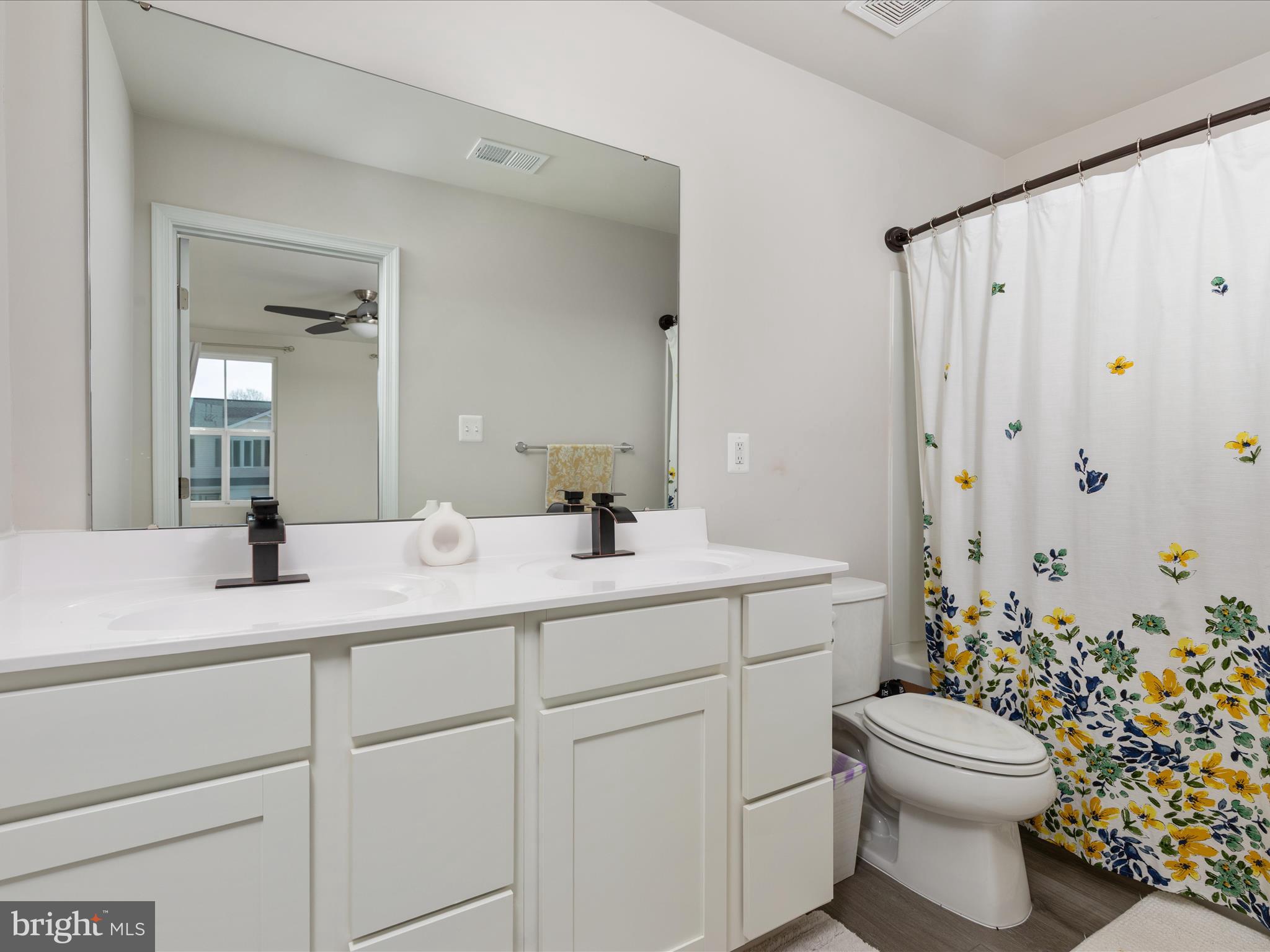 THE VILLAGE AT MIDDLETOWN - Residential