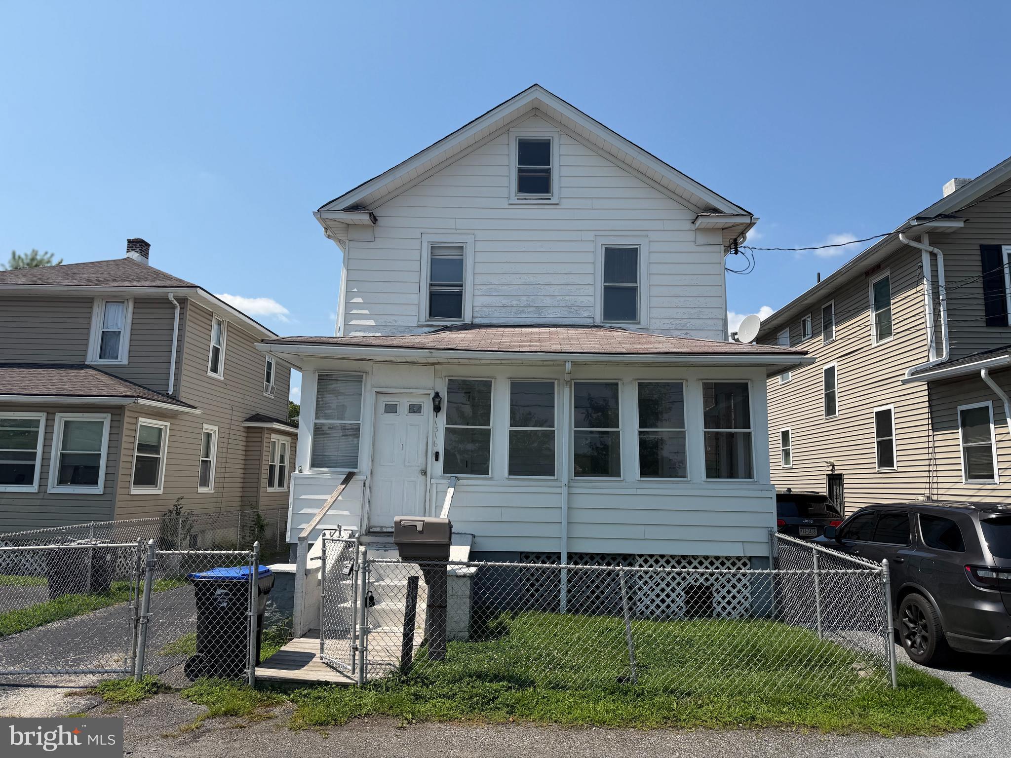 Calling all investors!  This one is ready for rehab.  Surprisingly spacious with 4 bedrooms and 1 bath on the second floor, with two more bonus rooms on the third floor.  Cash or hard money only.