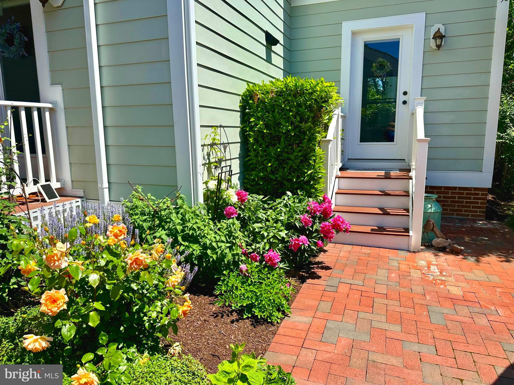 EASTON VILLAGE - Residential