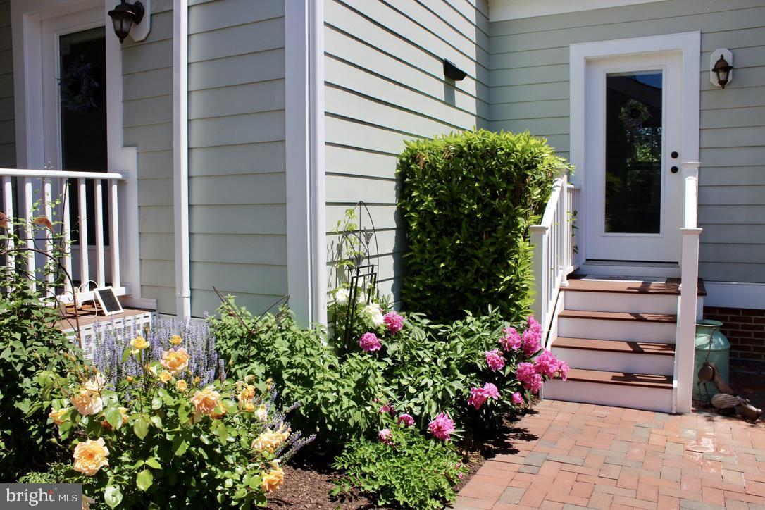 EASTON VILLAGE - Residential
