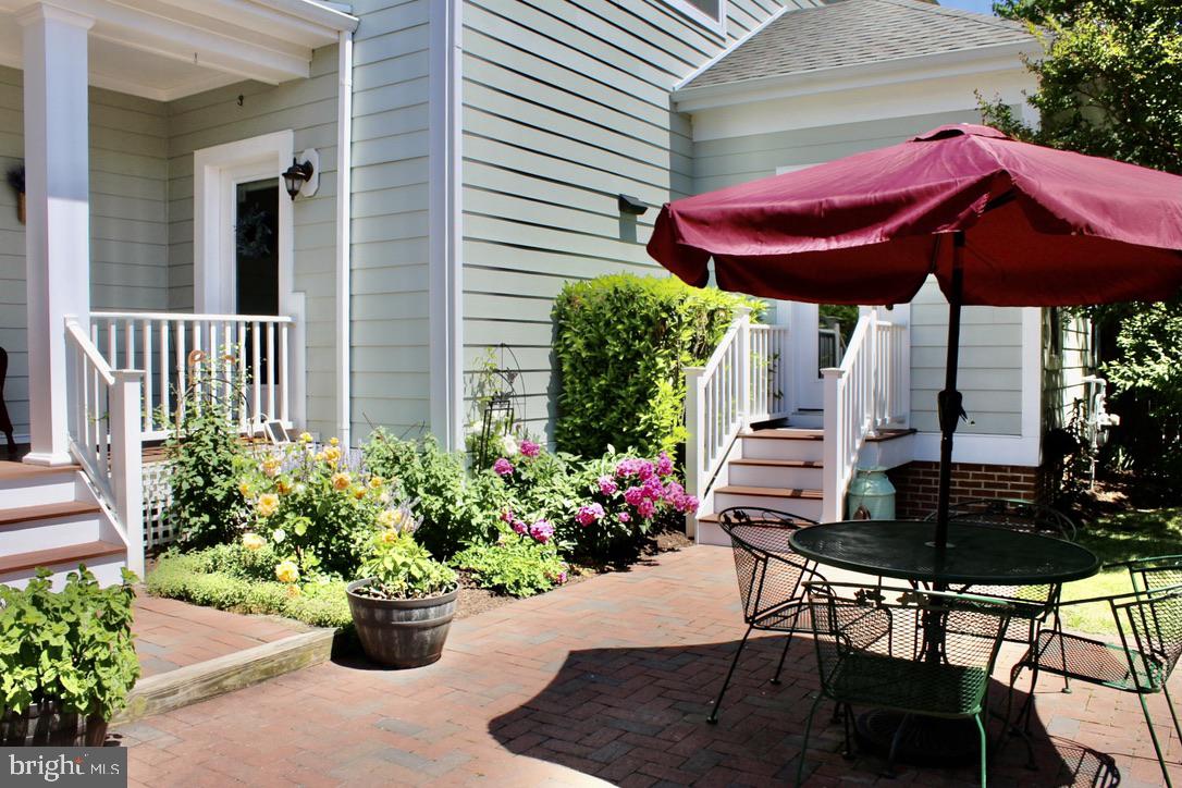 EASTON VILLAGE - Residential
