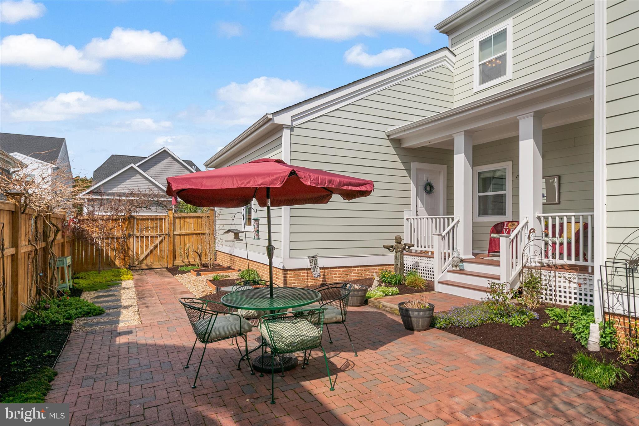 EASTON VILLAGE - Residential