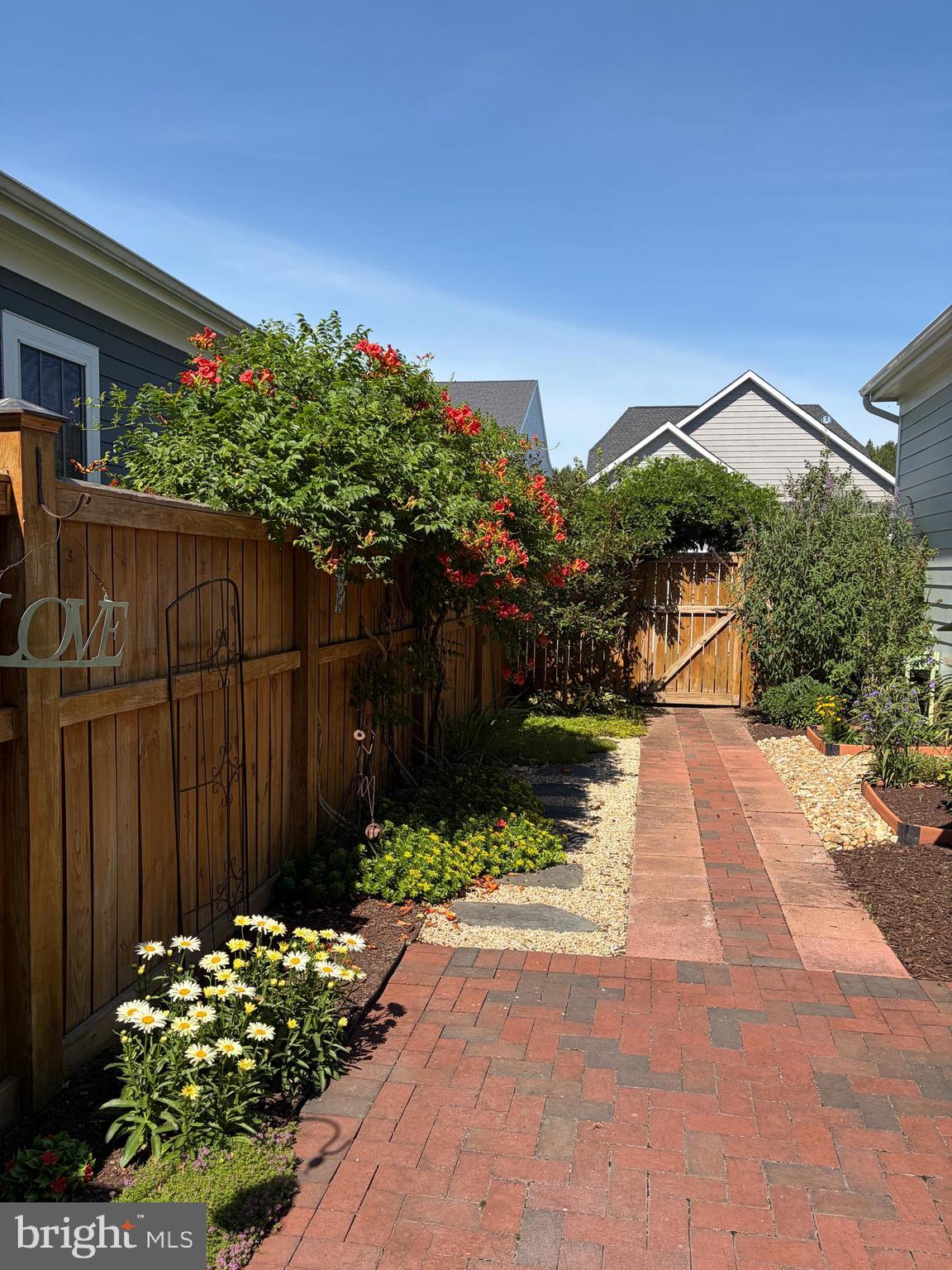 EASTON VILLAGE - Residential